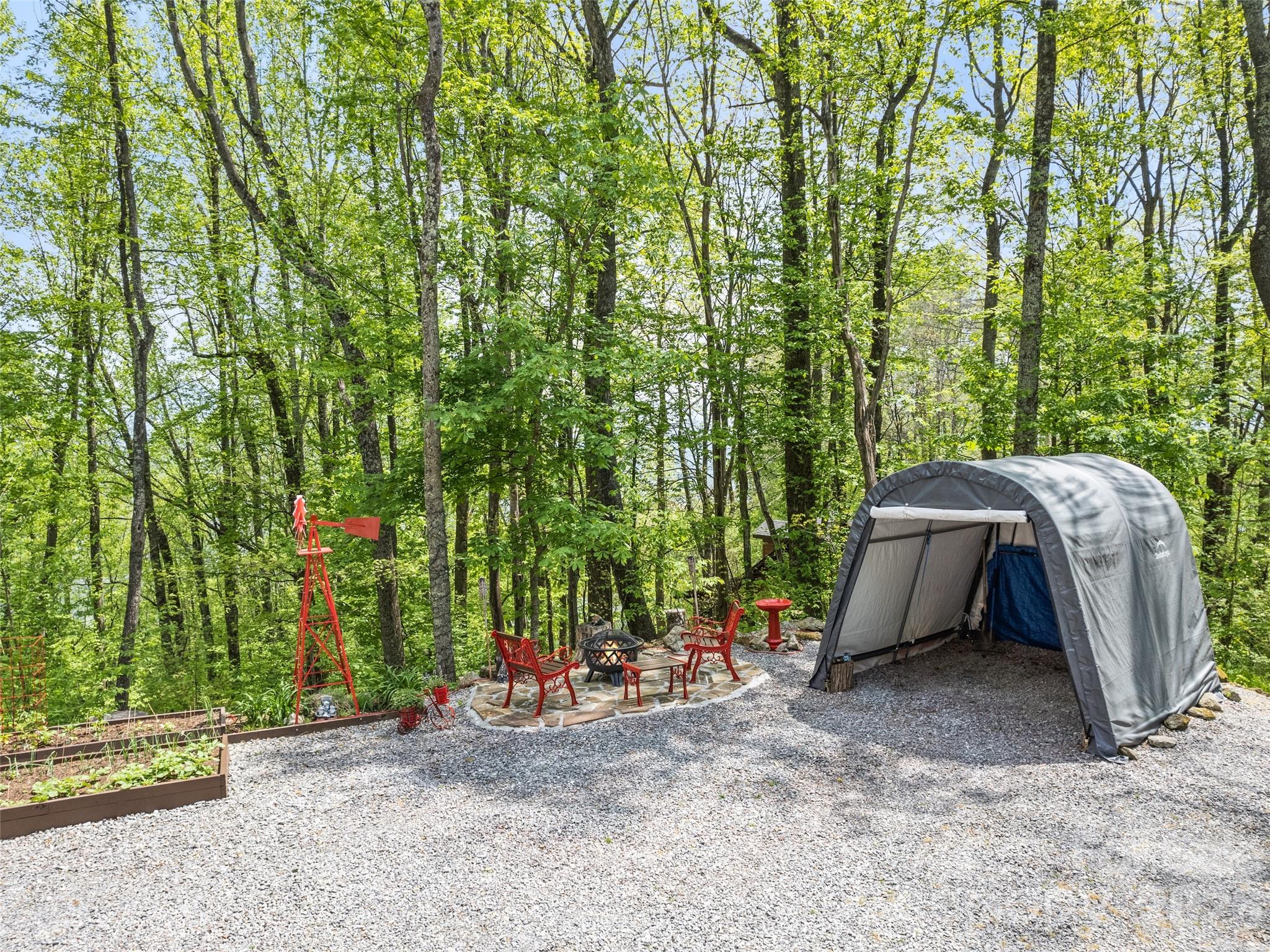2863 Heath Peak Road — Waynesville