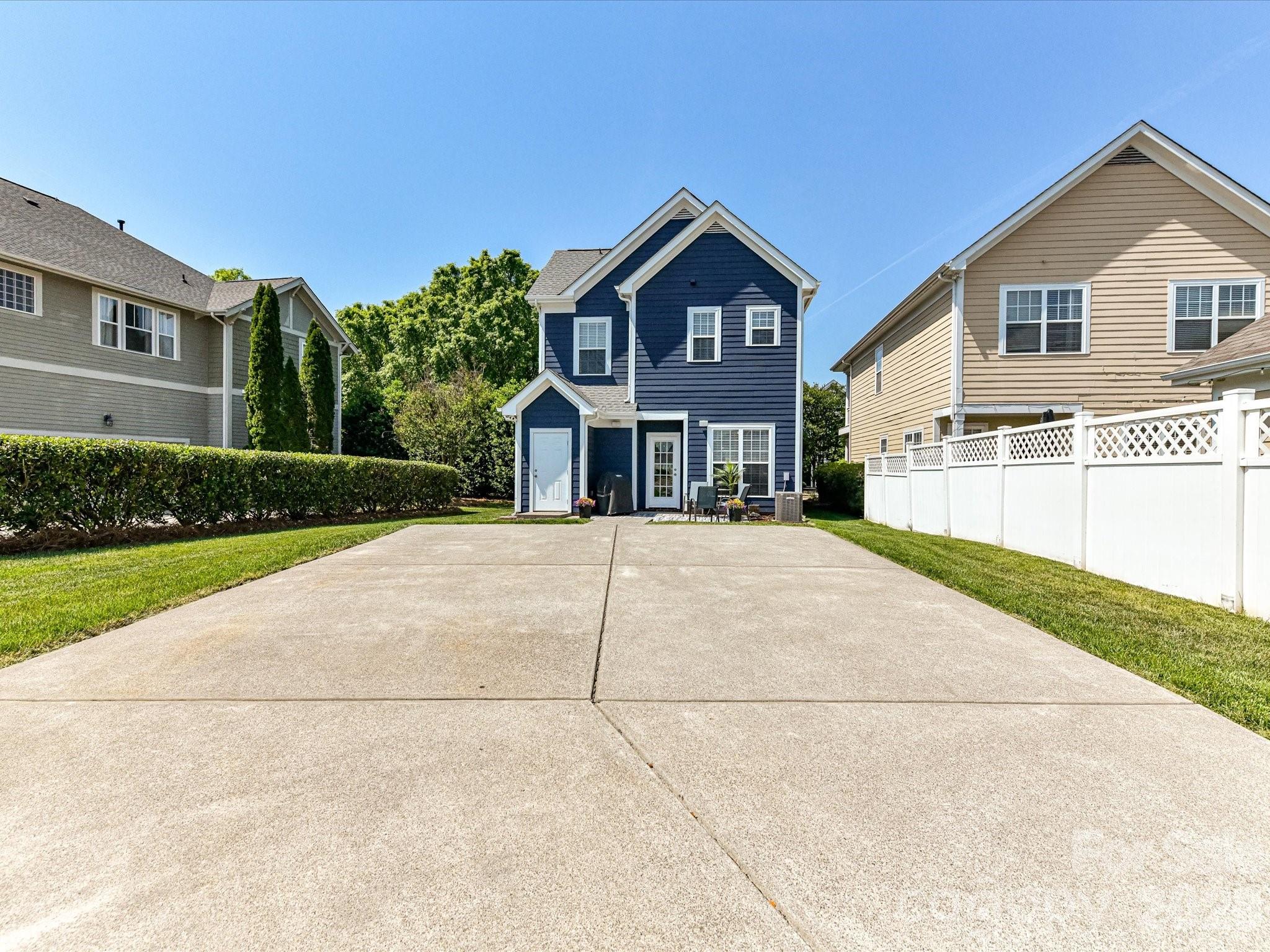 15224 Waterfront Drive — Huntersville
