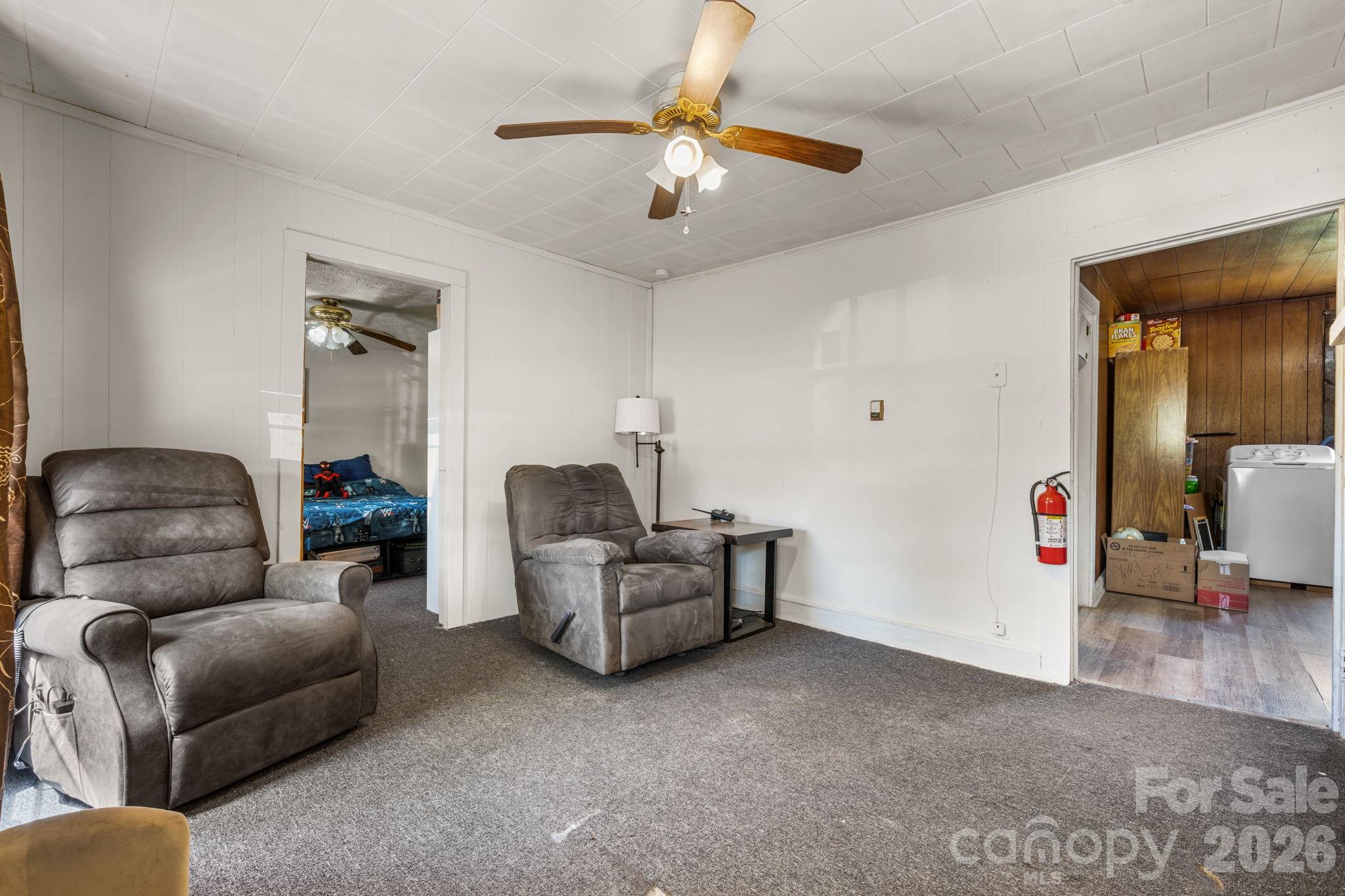 3706 2nd Avenue NW — Hickory