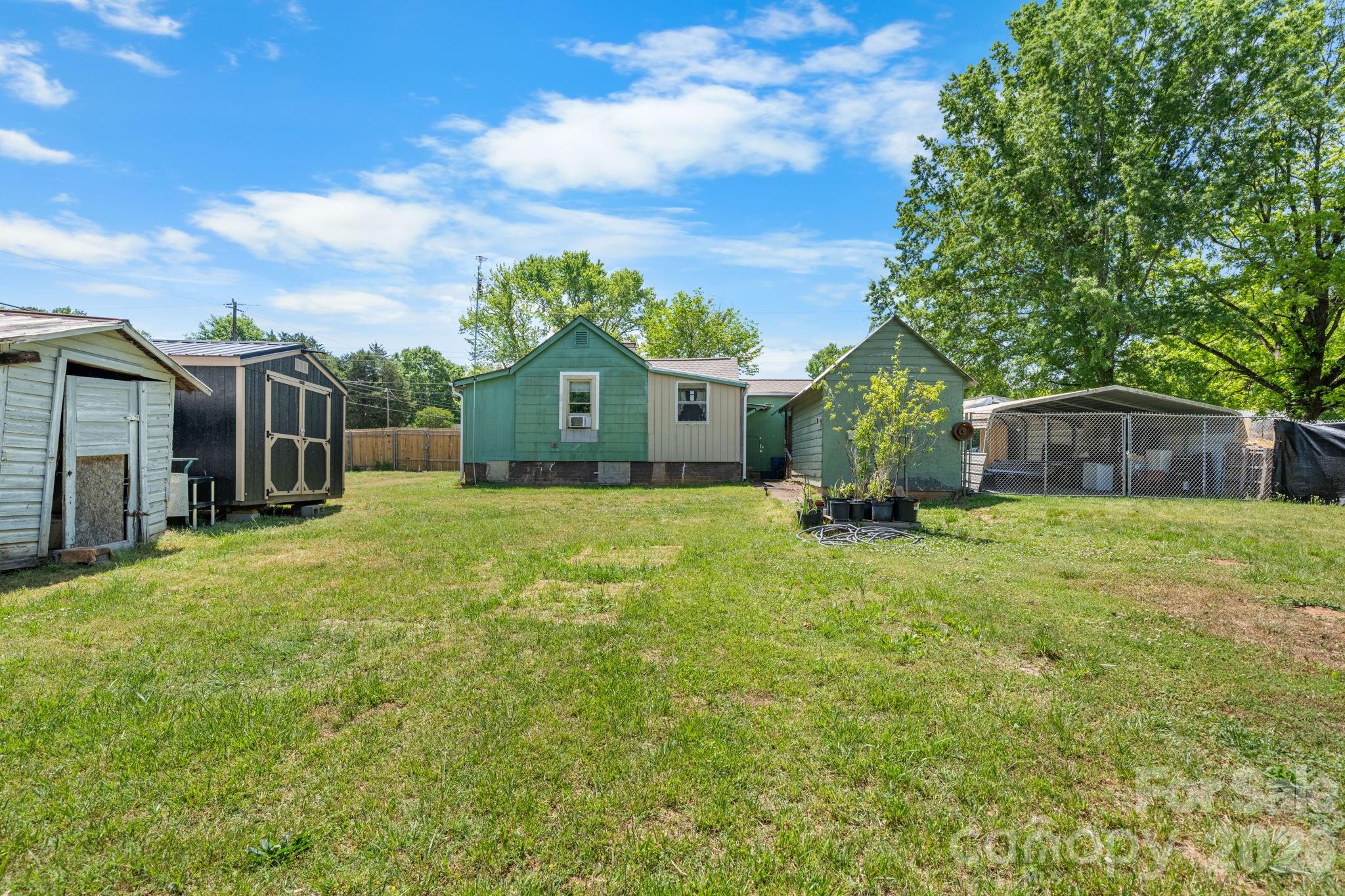3706 2nd Avenue NW — Hickory