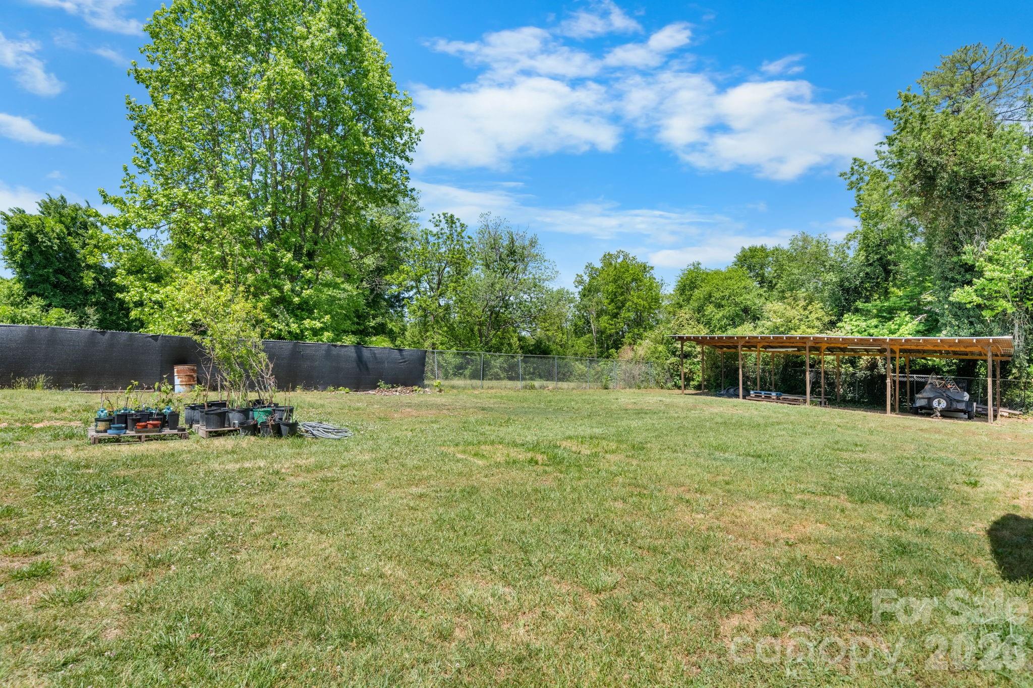 3706 2nd Avenue NW — Hickory