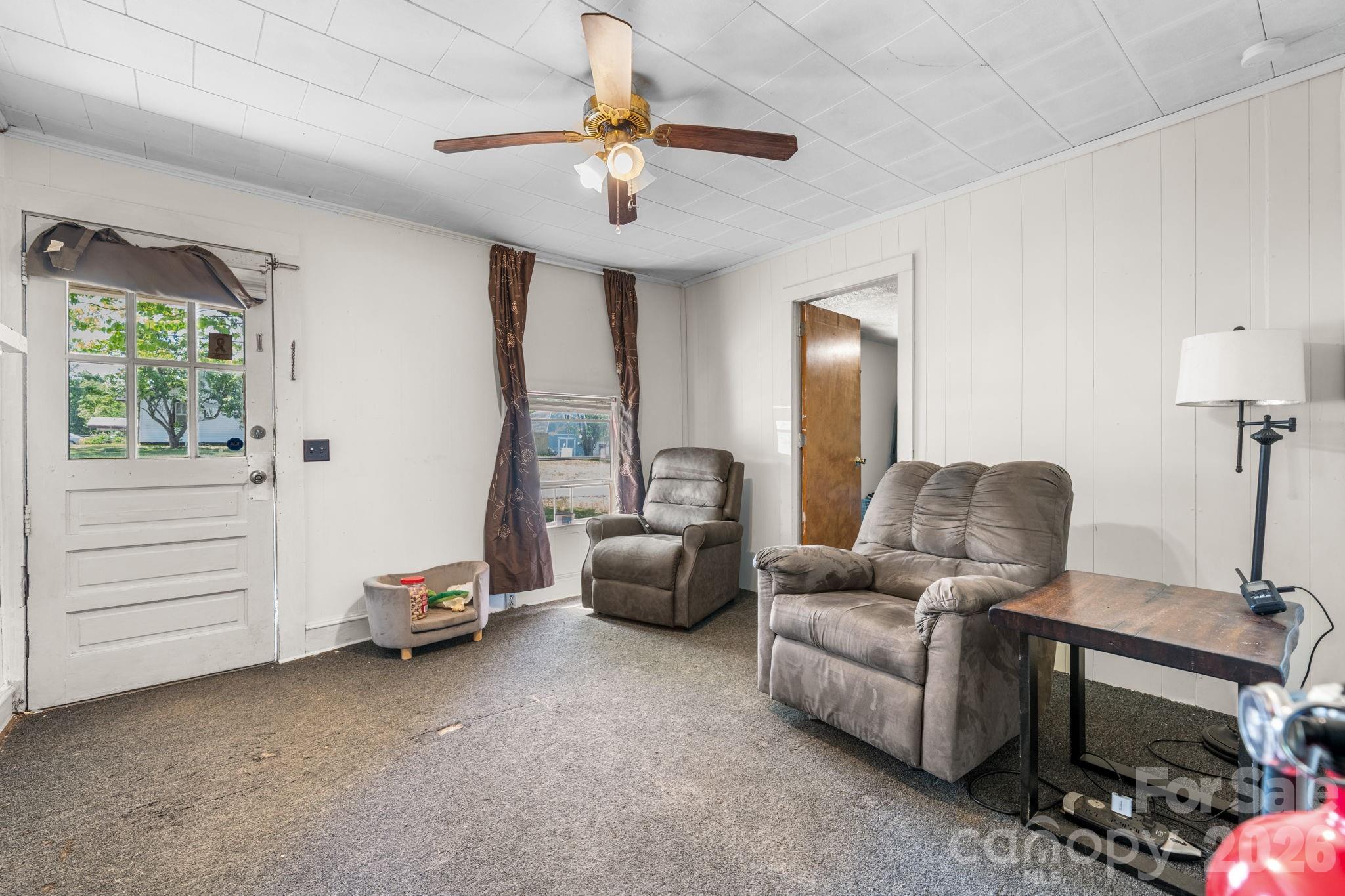 3706 2nd Avenue NW — Hickory