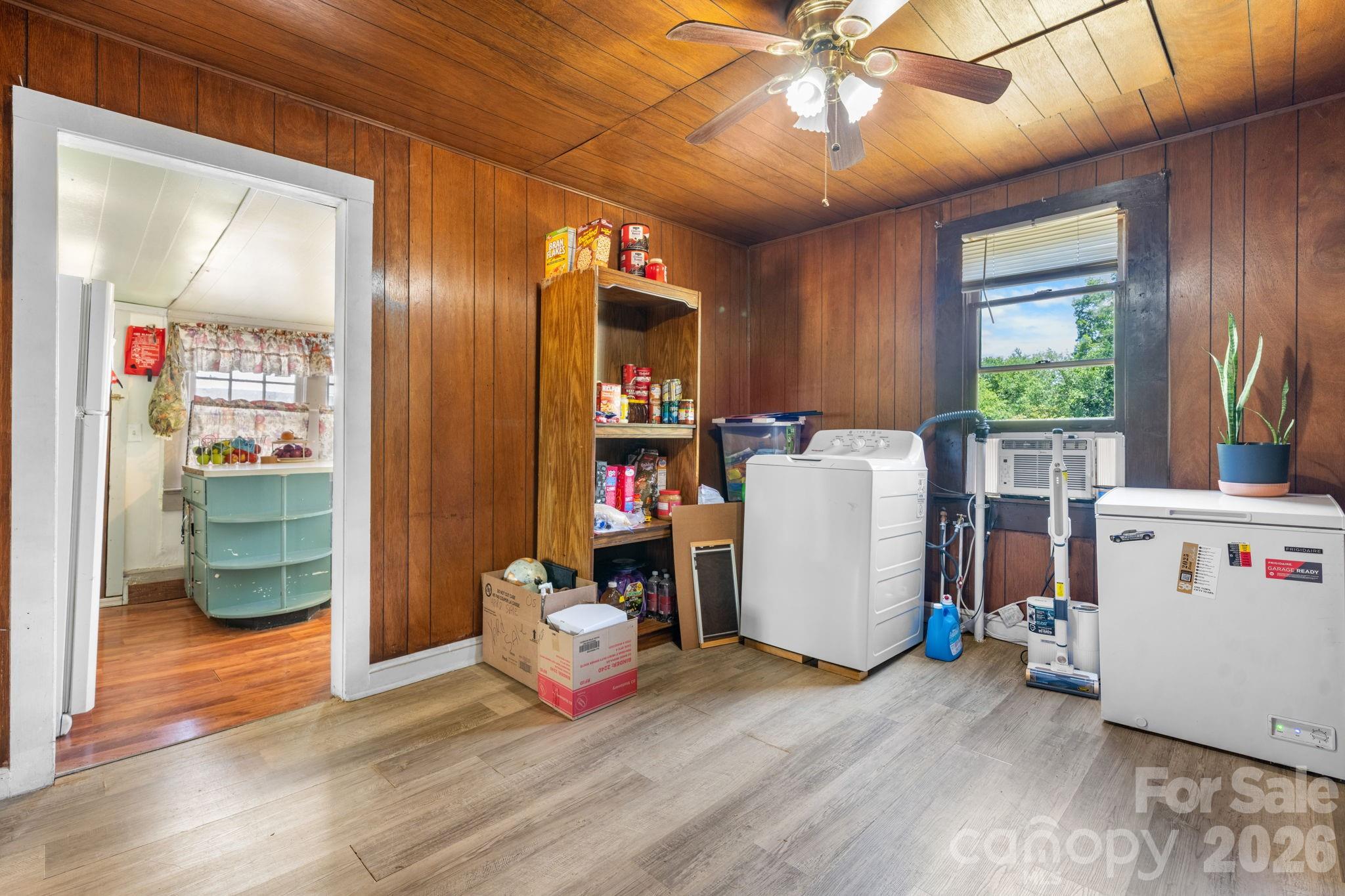3706 2nd Avenue NW — Hickory