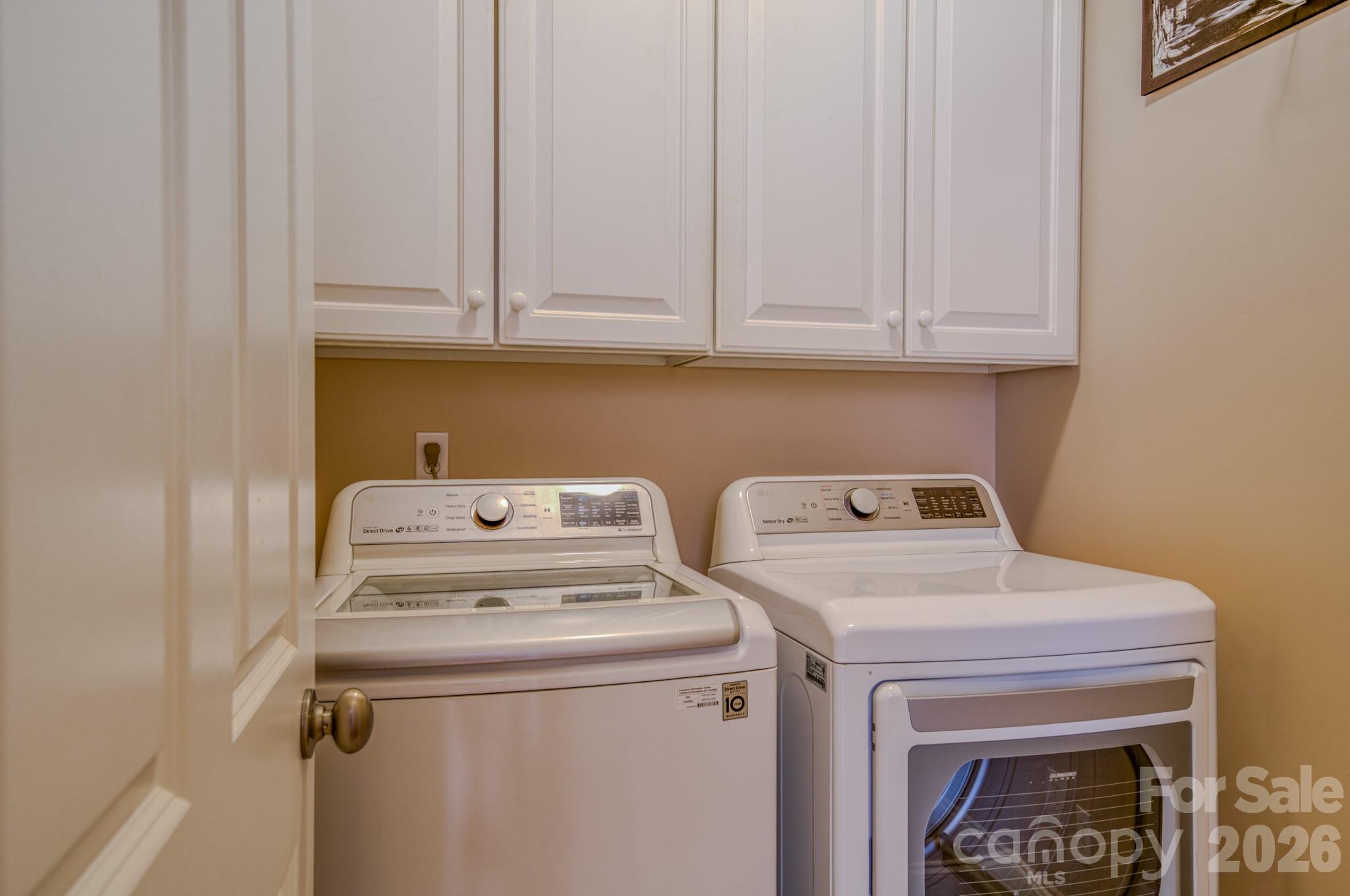 7 Magic Sam Court — Biltmore Lake