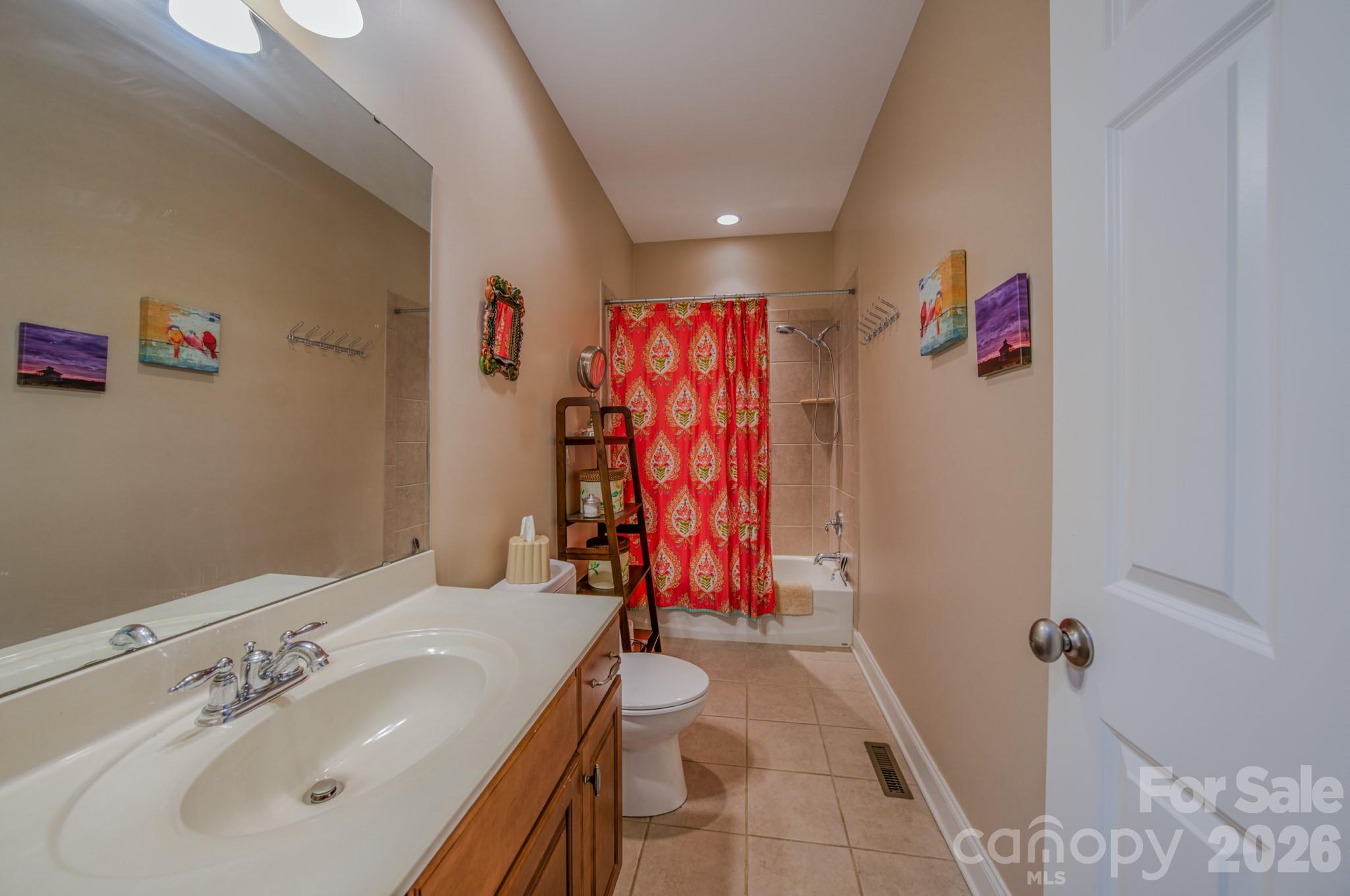 7 Magic Sam Court — Biltmore Lake