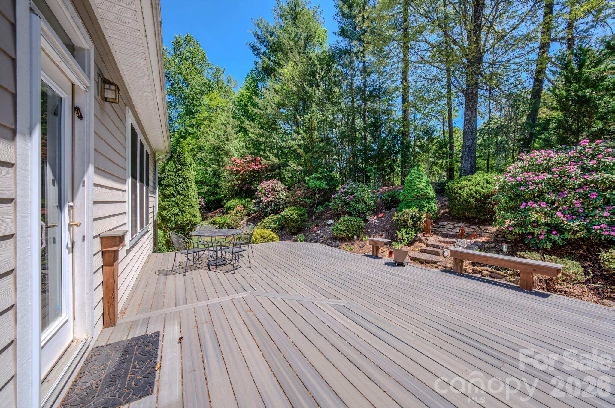 7 Magic Sam Court — Biltmore Lake