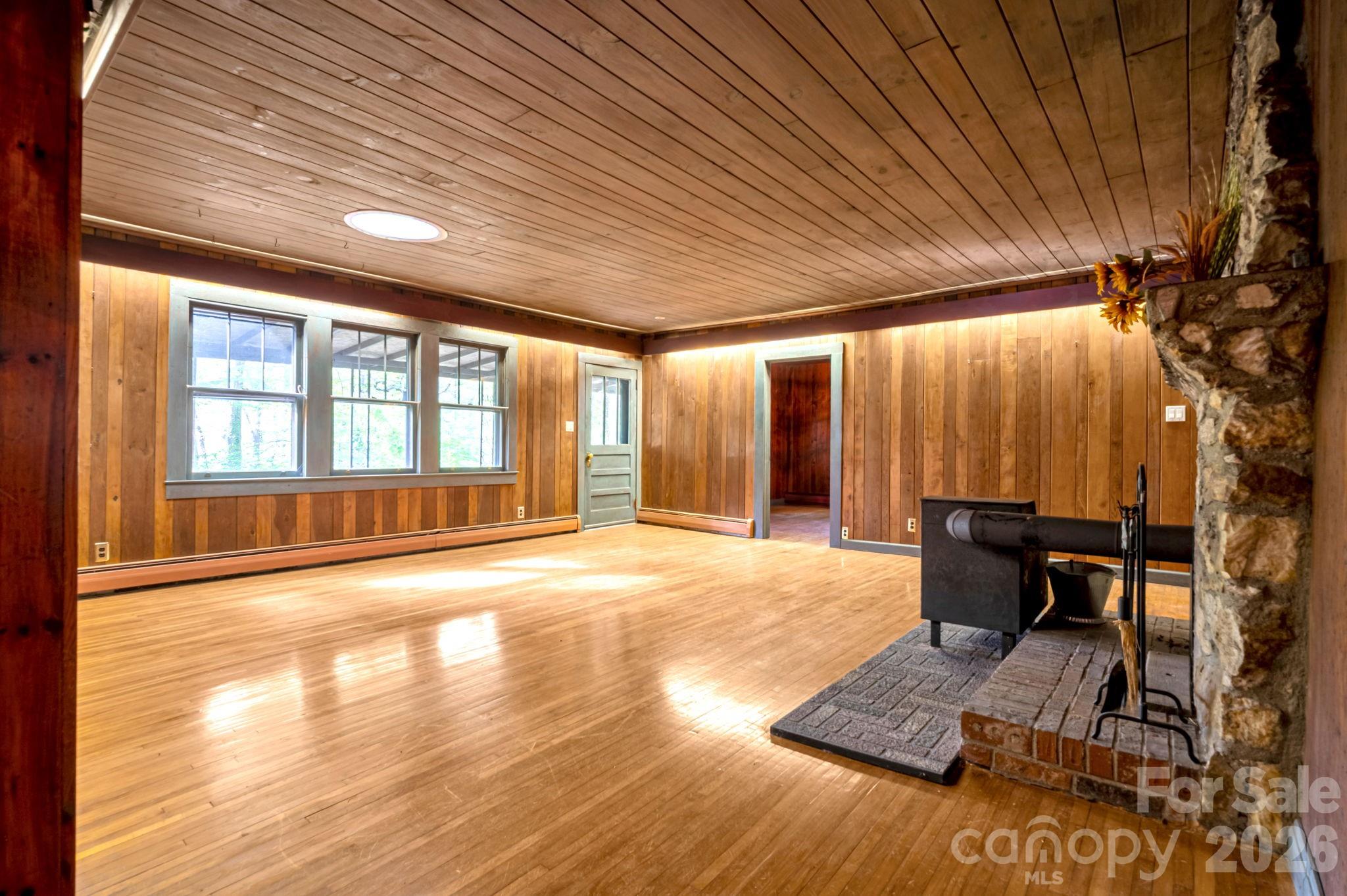 257 Pine Street — Black Mountain