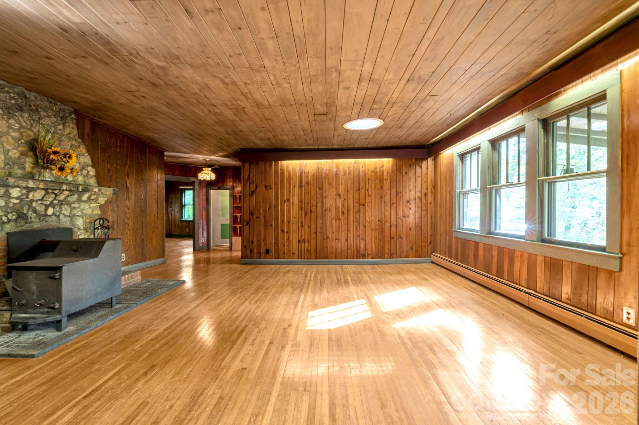 257 Pine Street — Black Mountain