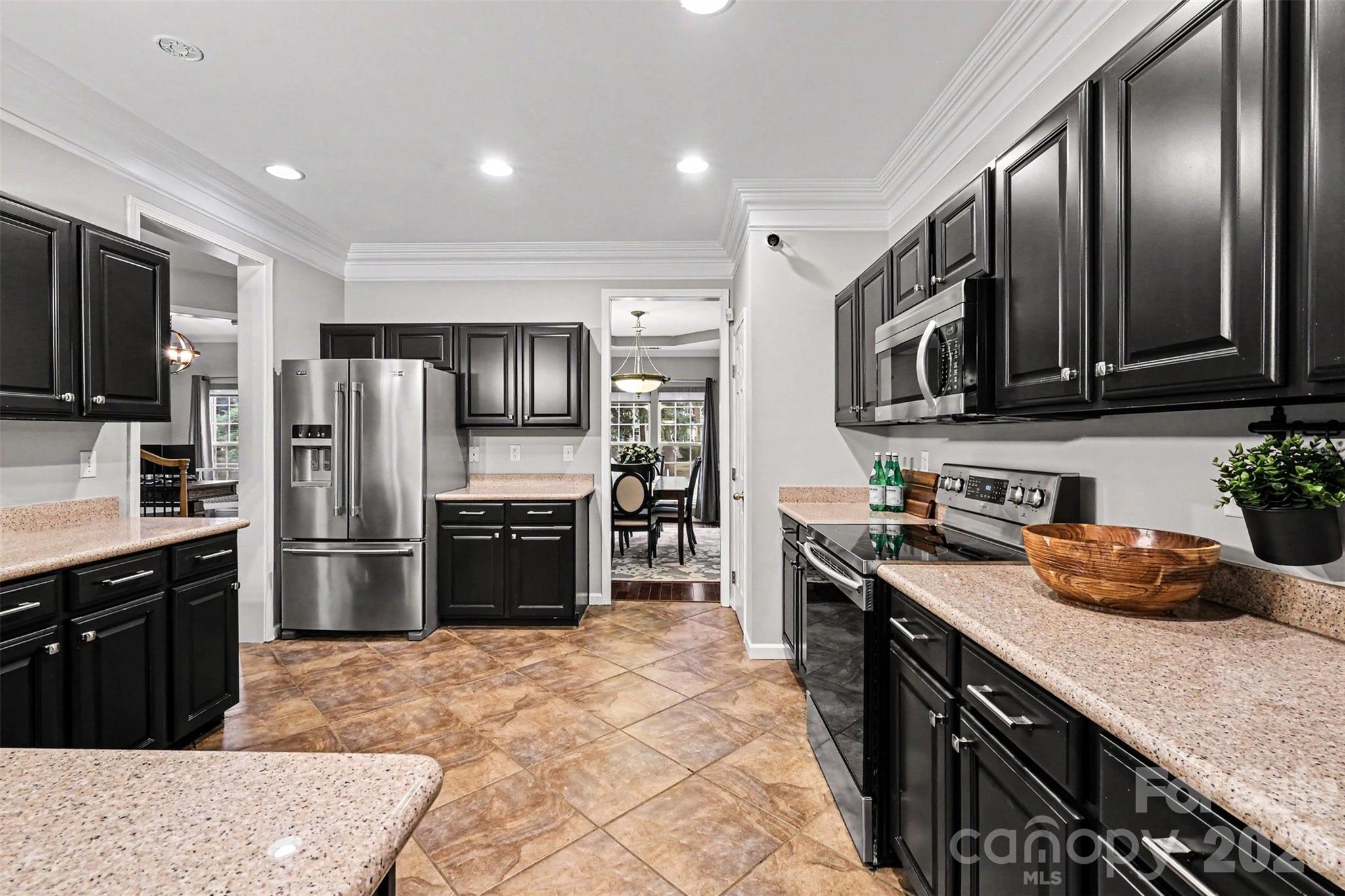 10904 Carver Pond Road — Charlotte