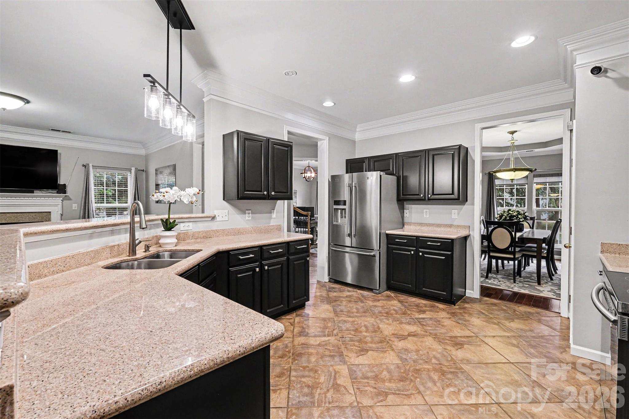 10904 Carver Pond Road — Charlotte