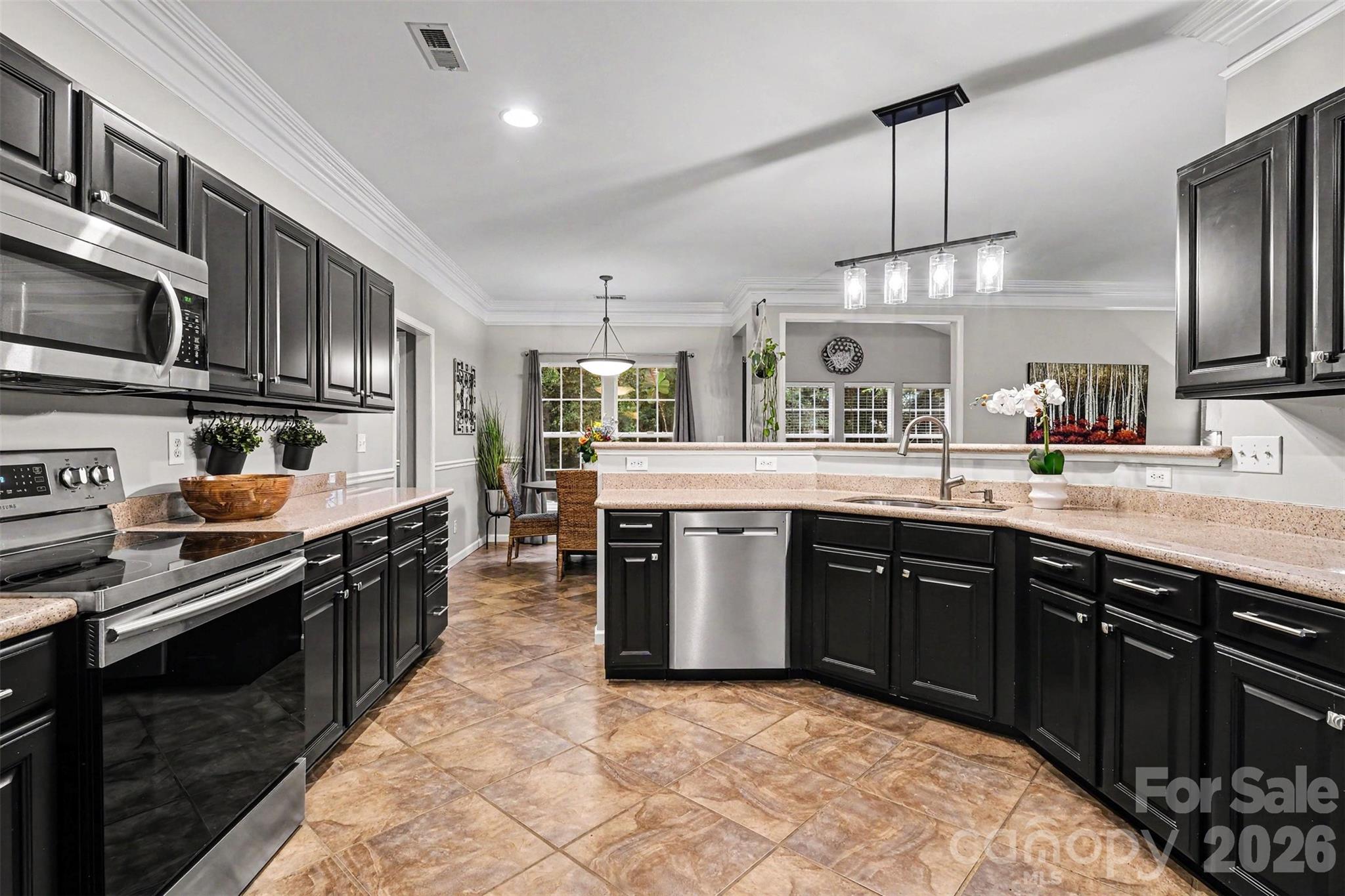 10904 Carver Pond Road — Charlotte