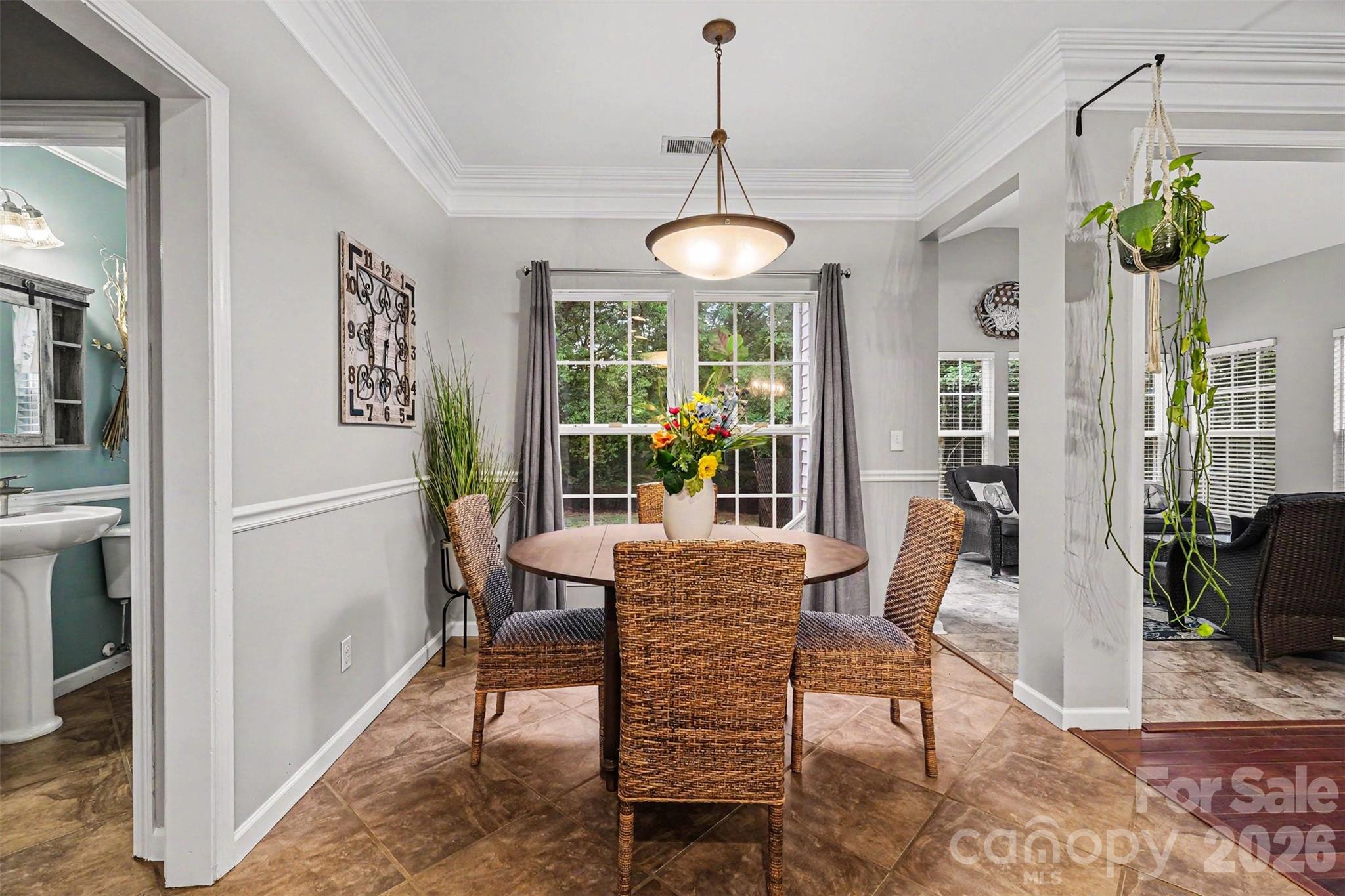 10904 Carver Pond Road — Charlotte