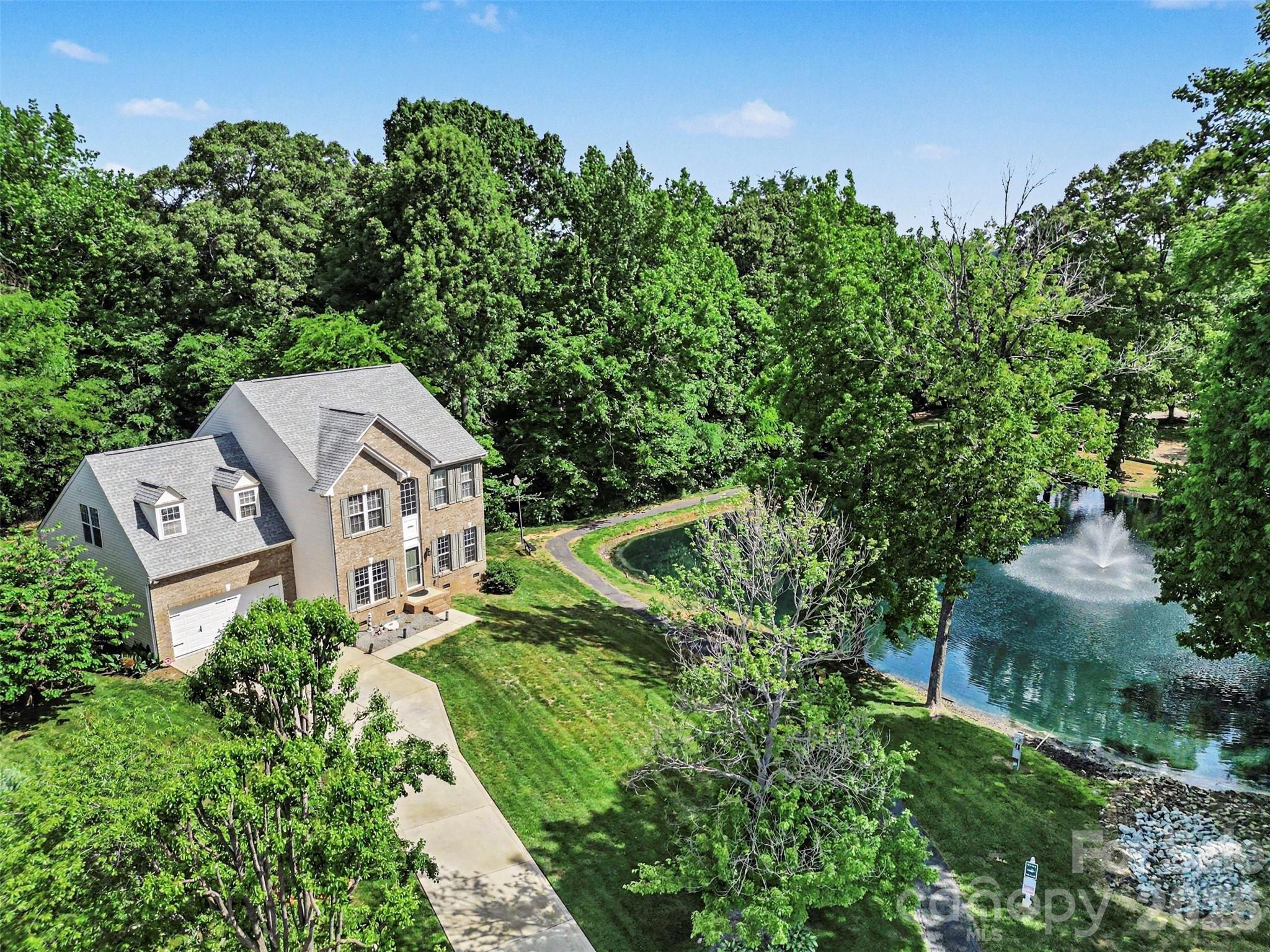 10904 Carver Pond Road — Charlotte