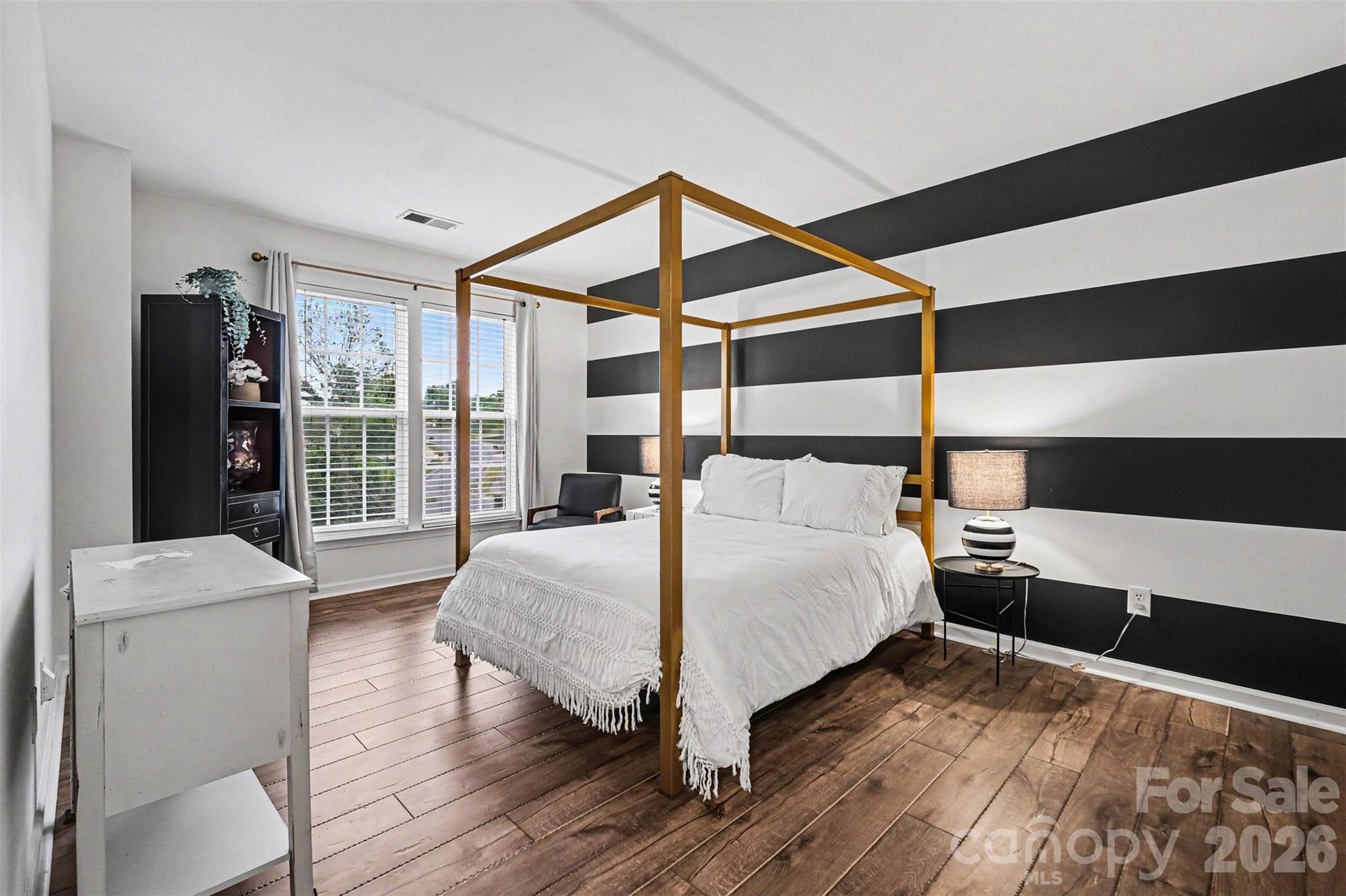 10904 Carver Pond Road — Charlotte