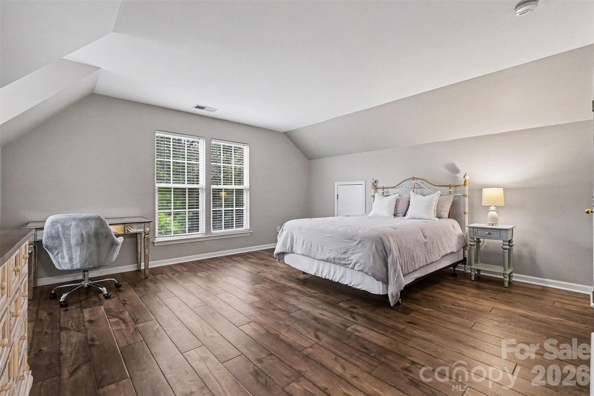 10904 Carver Pond Road — Charlotte