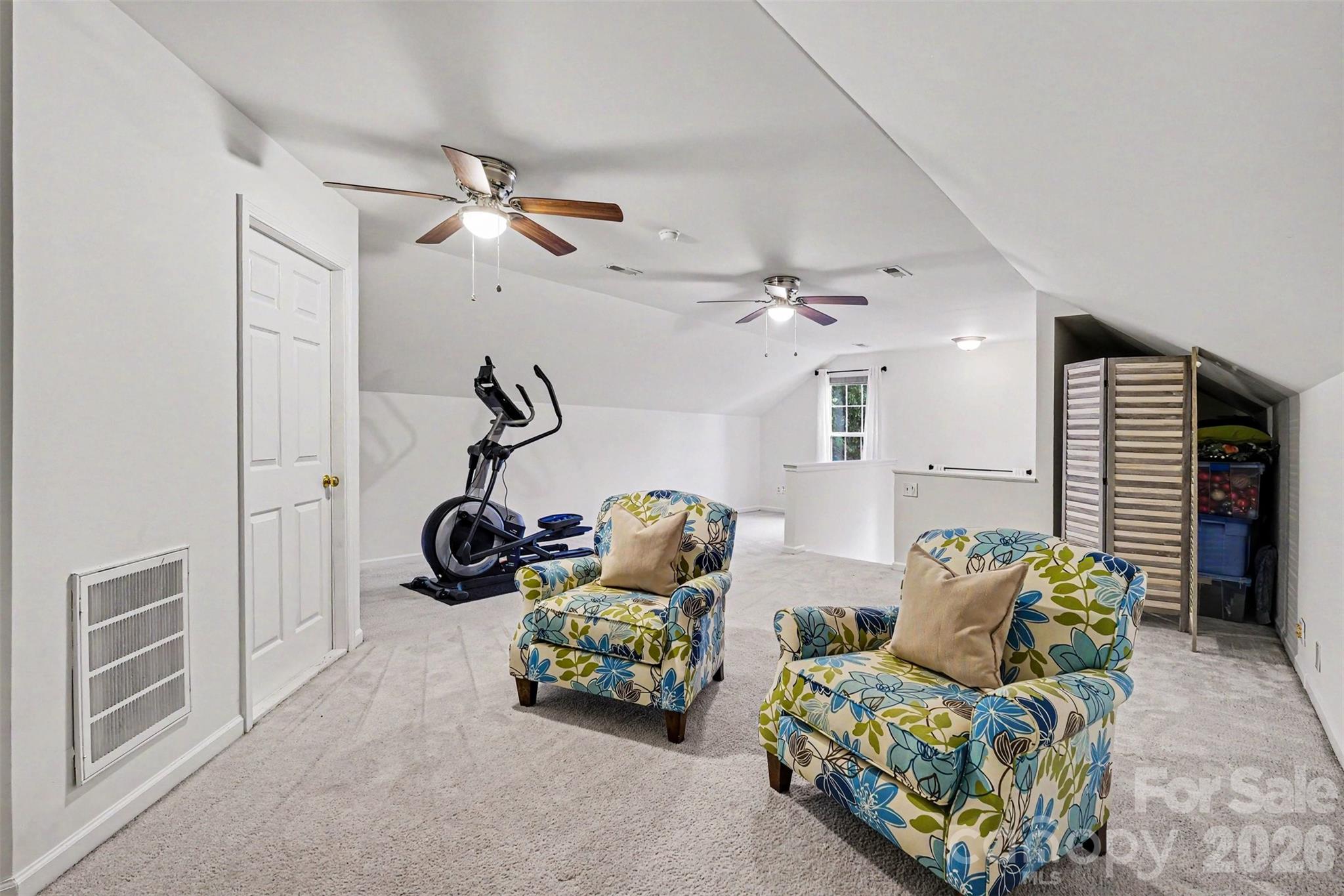 10904 Carver Pond Road — Charlotte
