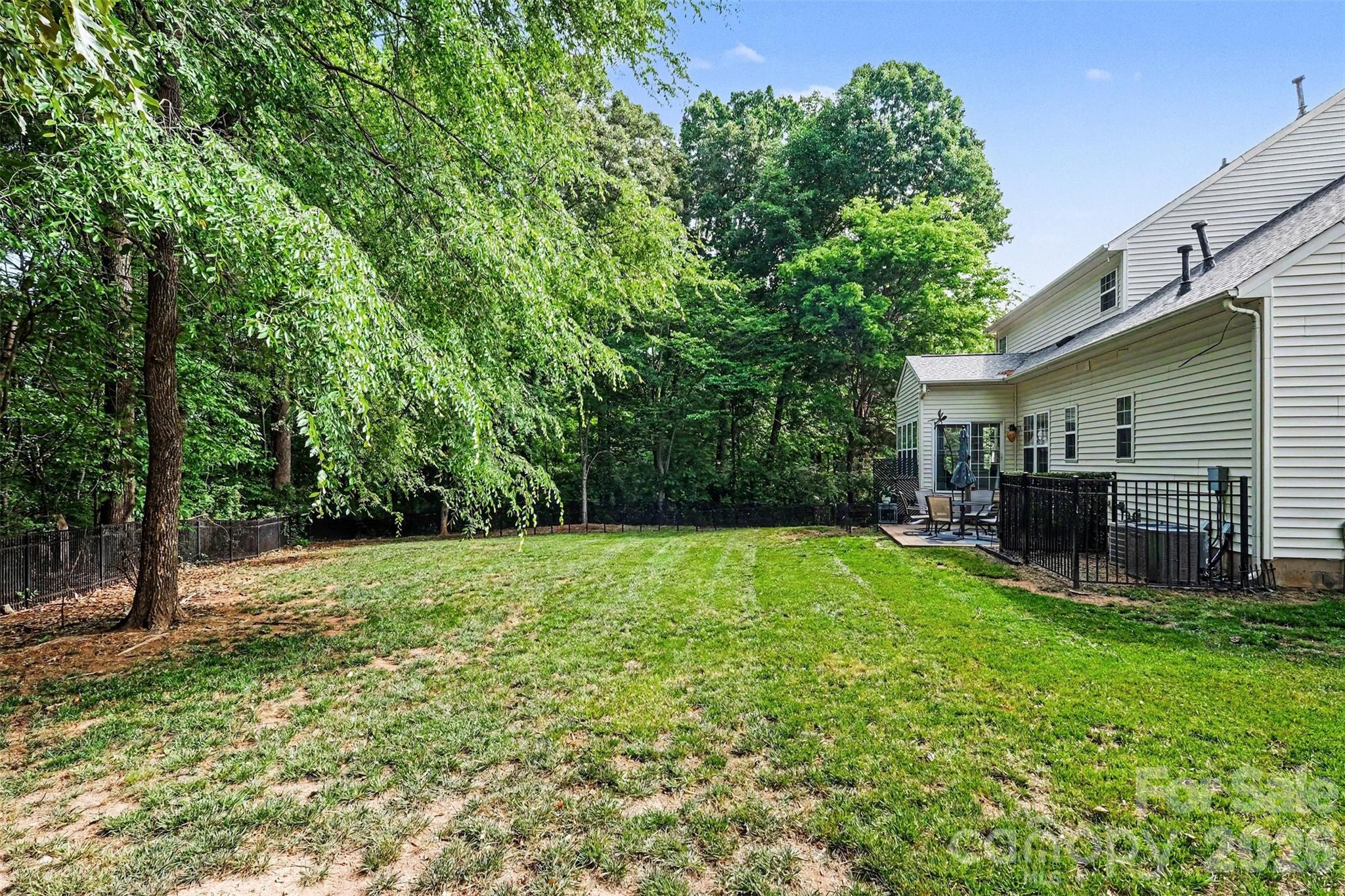 10904 Carver Pond Road — Charlotte