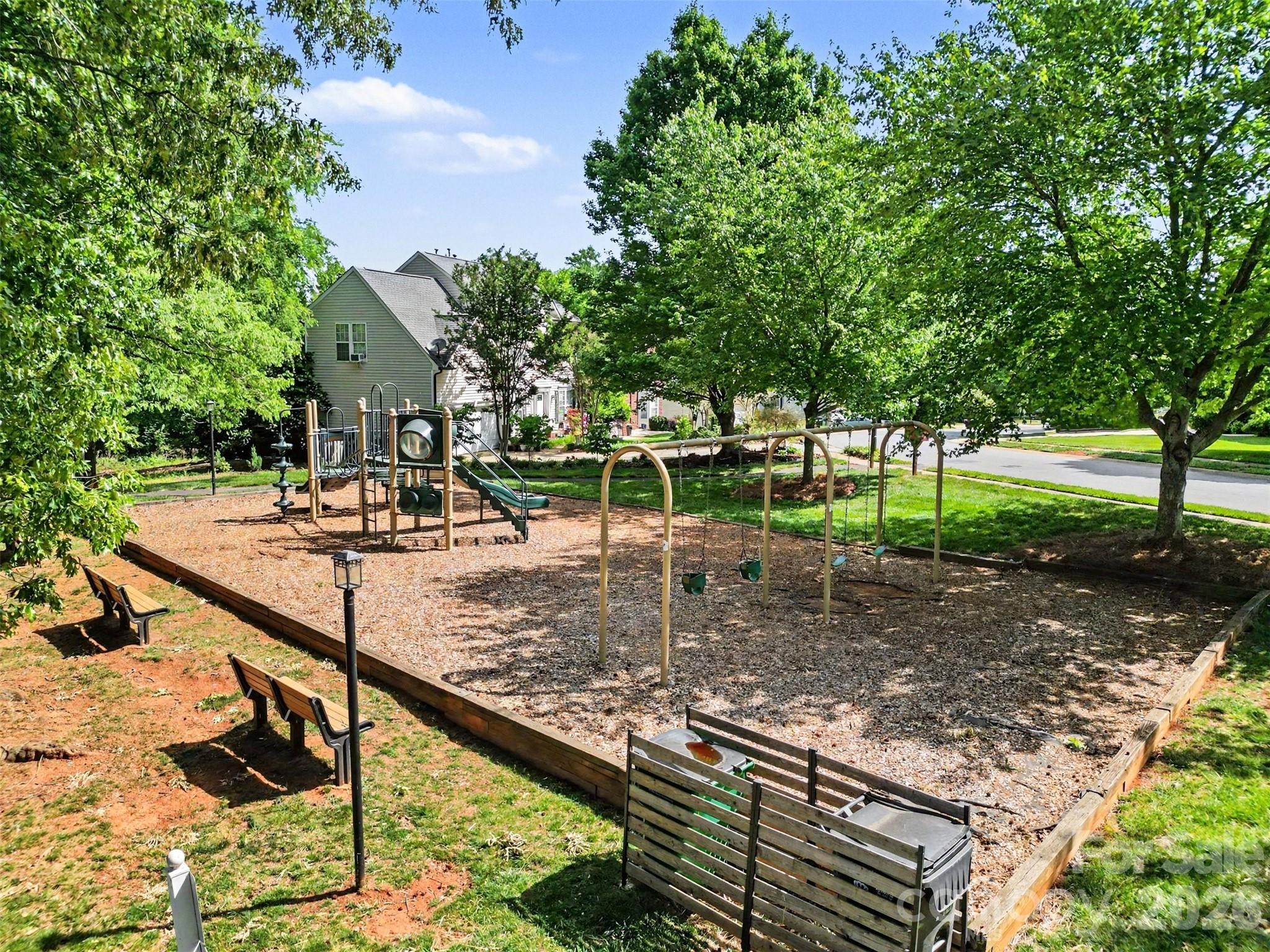 10904 Carver Pond Road — Charlotte