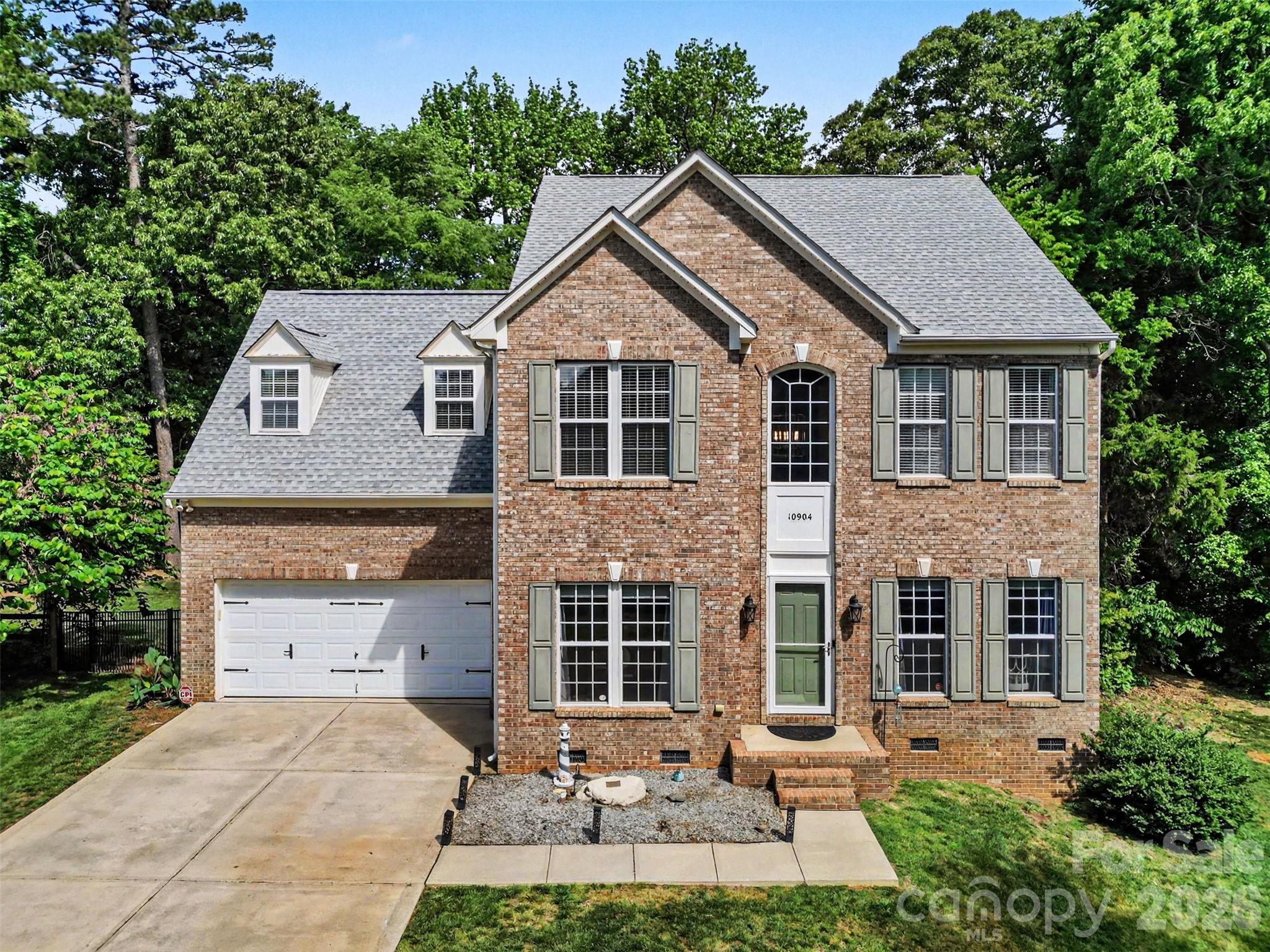 10904 Carver Pond Road — Charlotte
