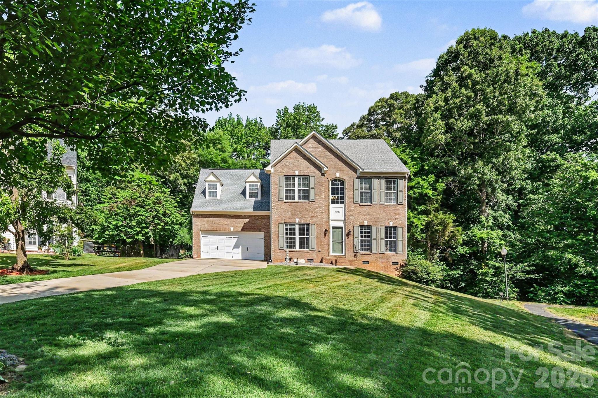 10904 Carver Pond Road — Charlotte