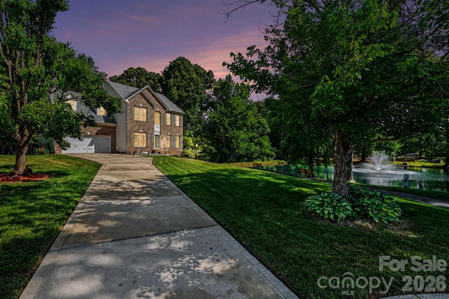 10904 Carver Pond Road — Charlotte