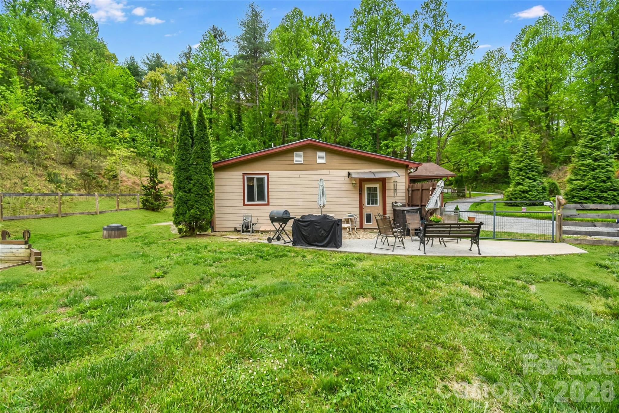 945 N Country Club Road — Brevard