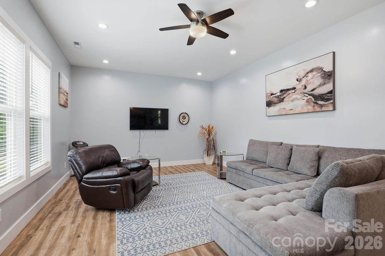 4950 Surfwood Drive — Sherrills Ford