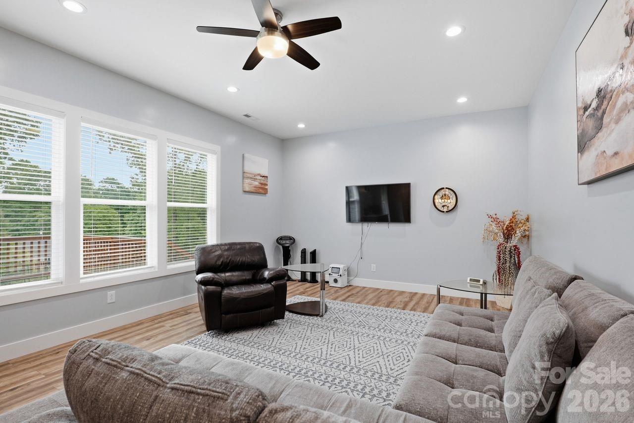 4950 Surfwood Drive — Sherrills Ford