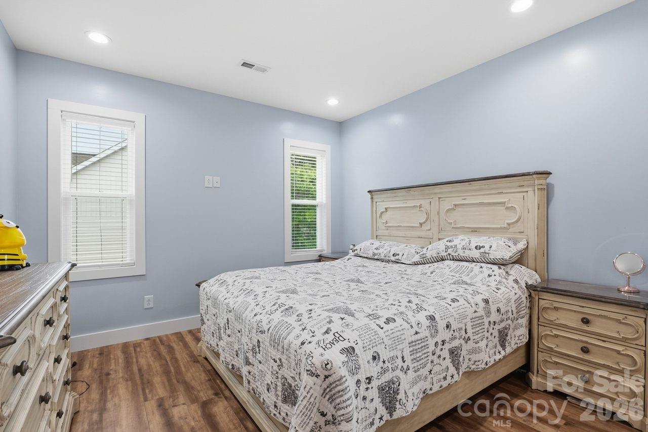 4950 Surfwood Drive — Sherrills Ford