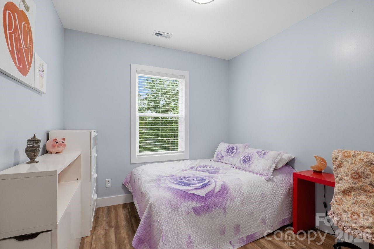 4950 Surfwood Drive — Sherrills Ford