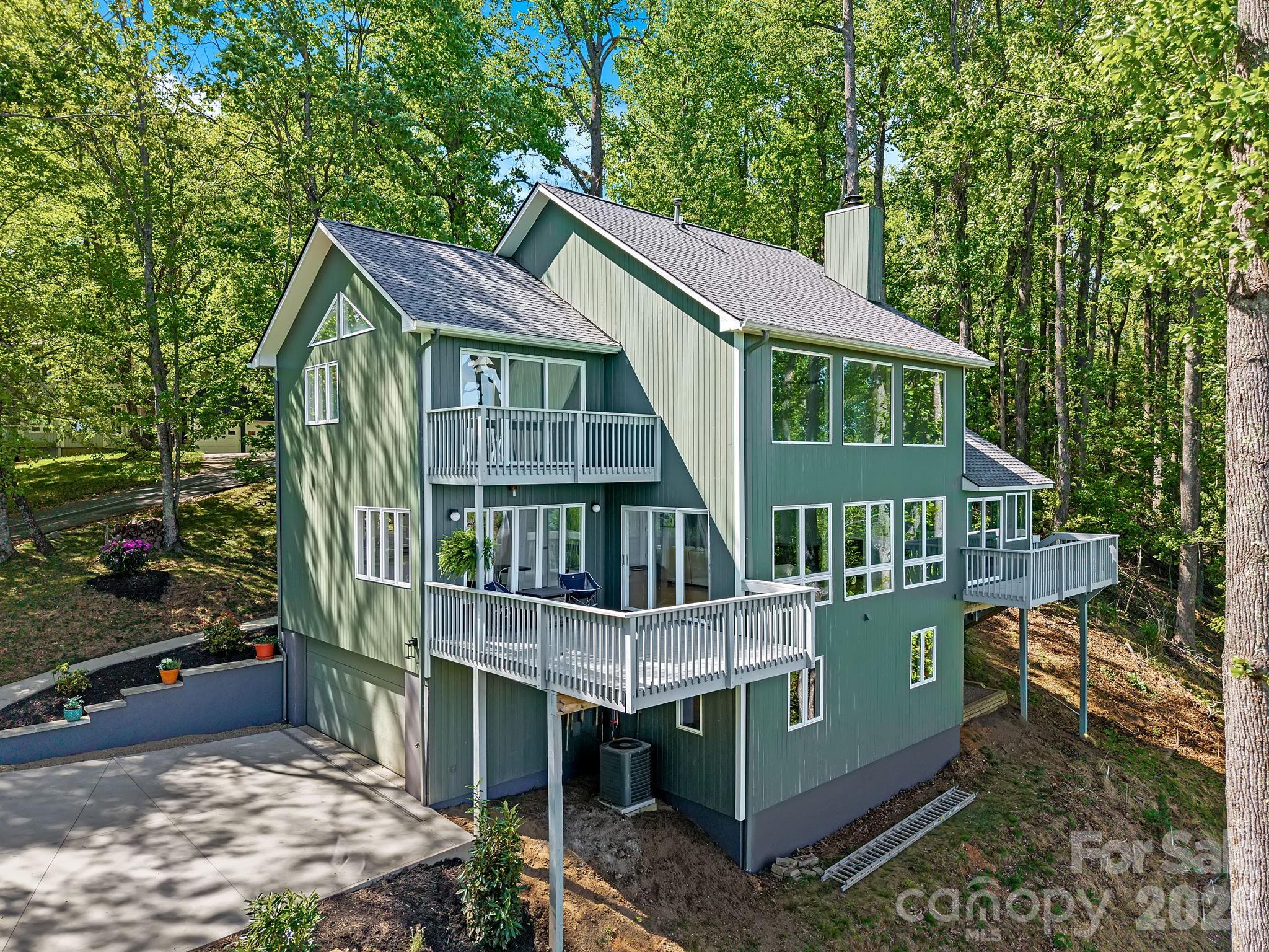 115 Chestnut Ridge Road — Mills River