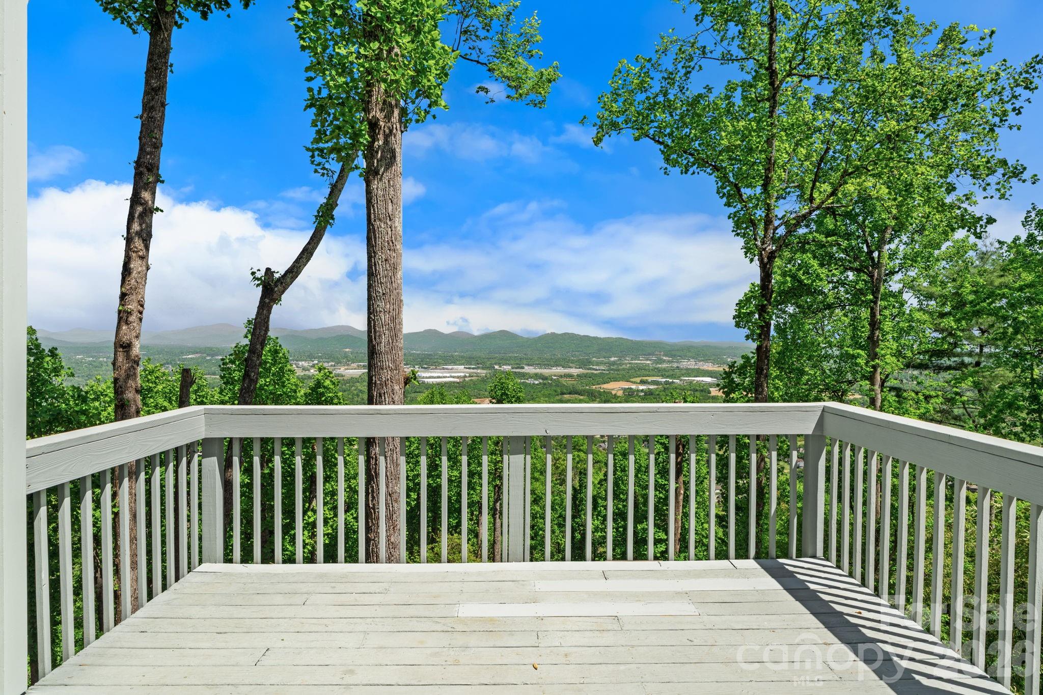 115 Chestnut Ridge Road — Mills River