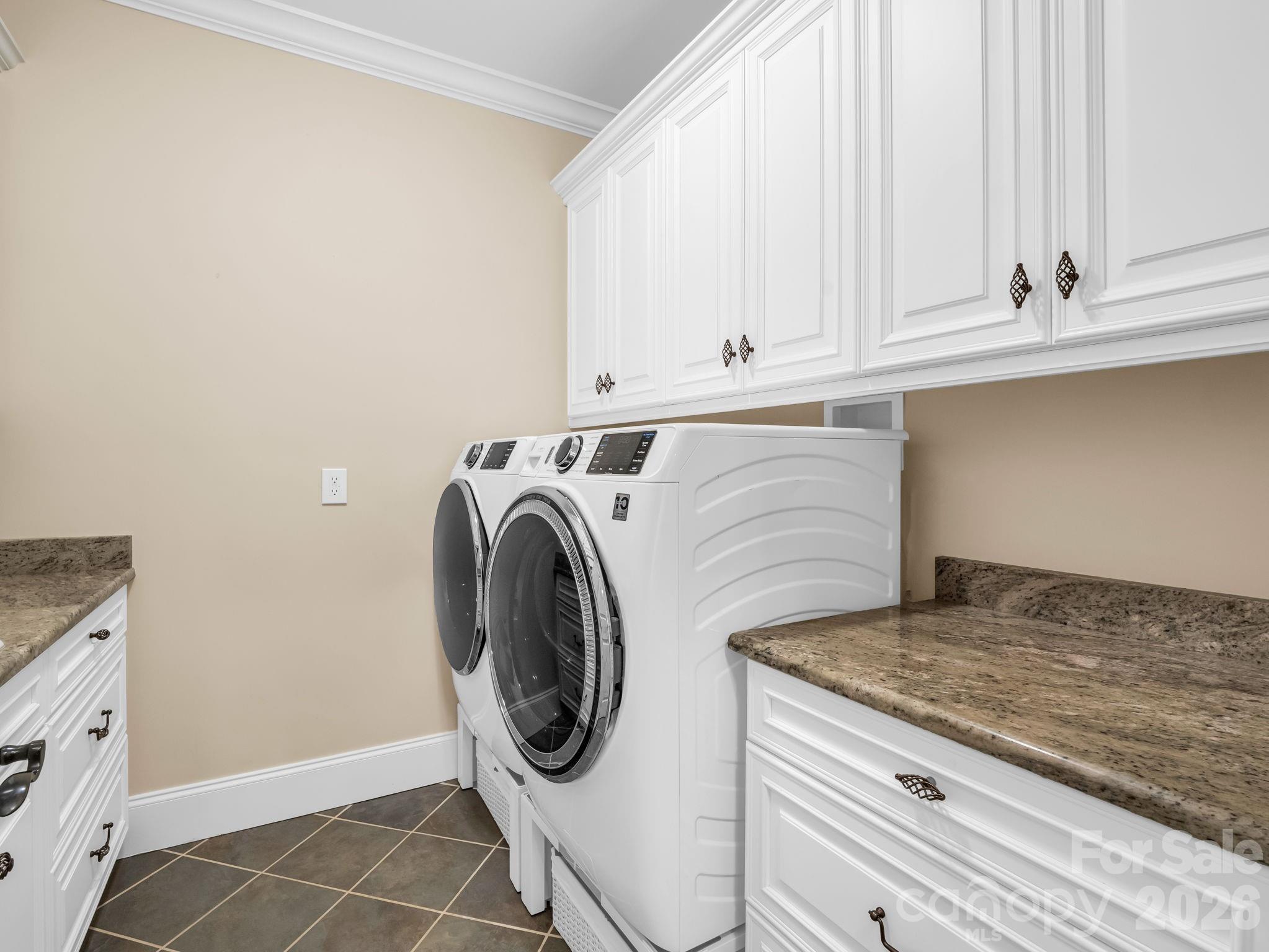 122 Founders Drive — Flat Rock