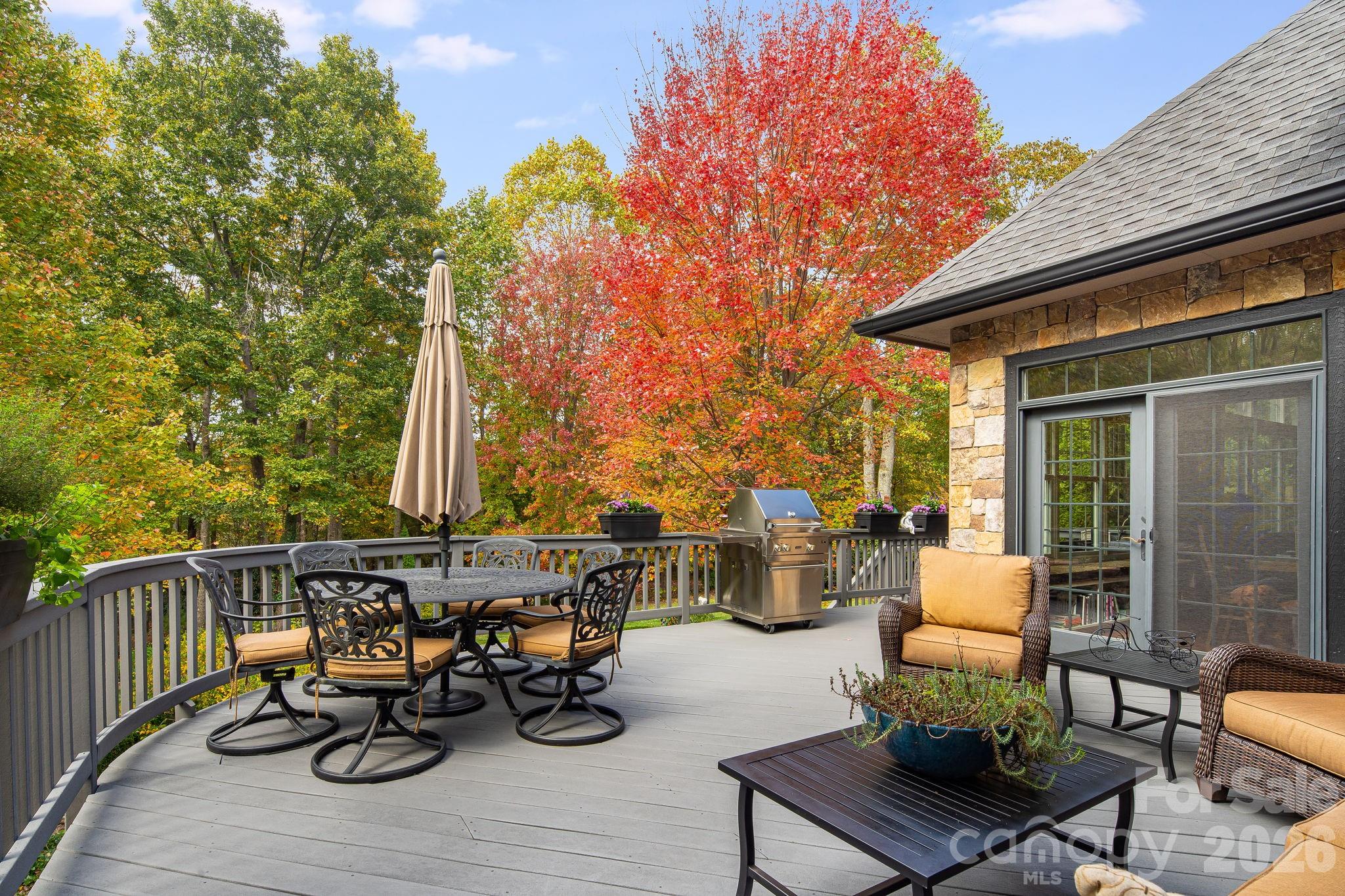 122 Founders Drive — Flat Rock