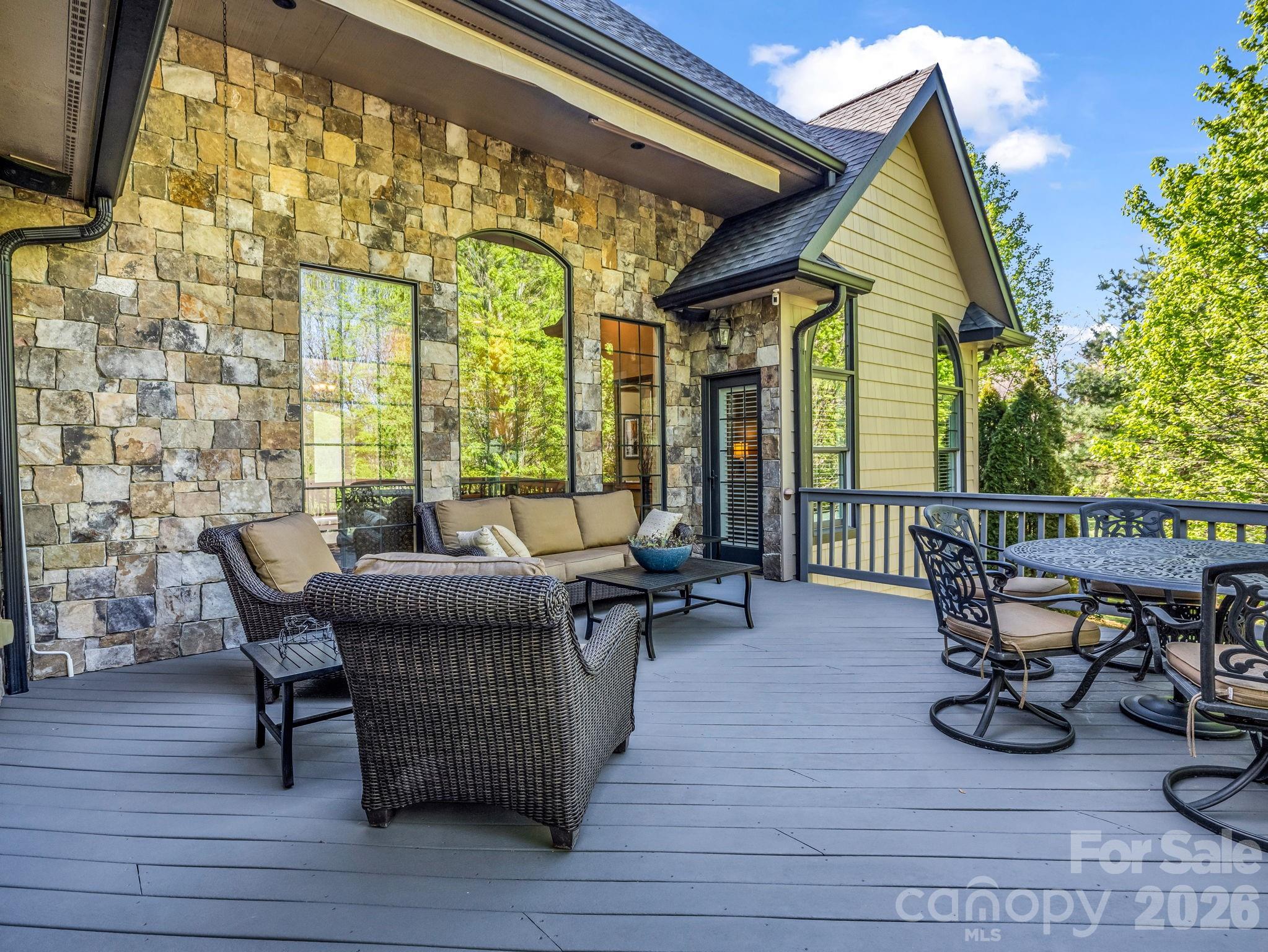 122 Founders Drive — Flat Rock