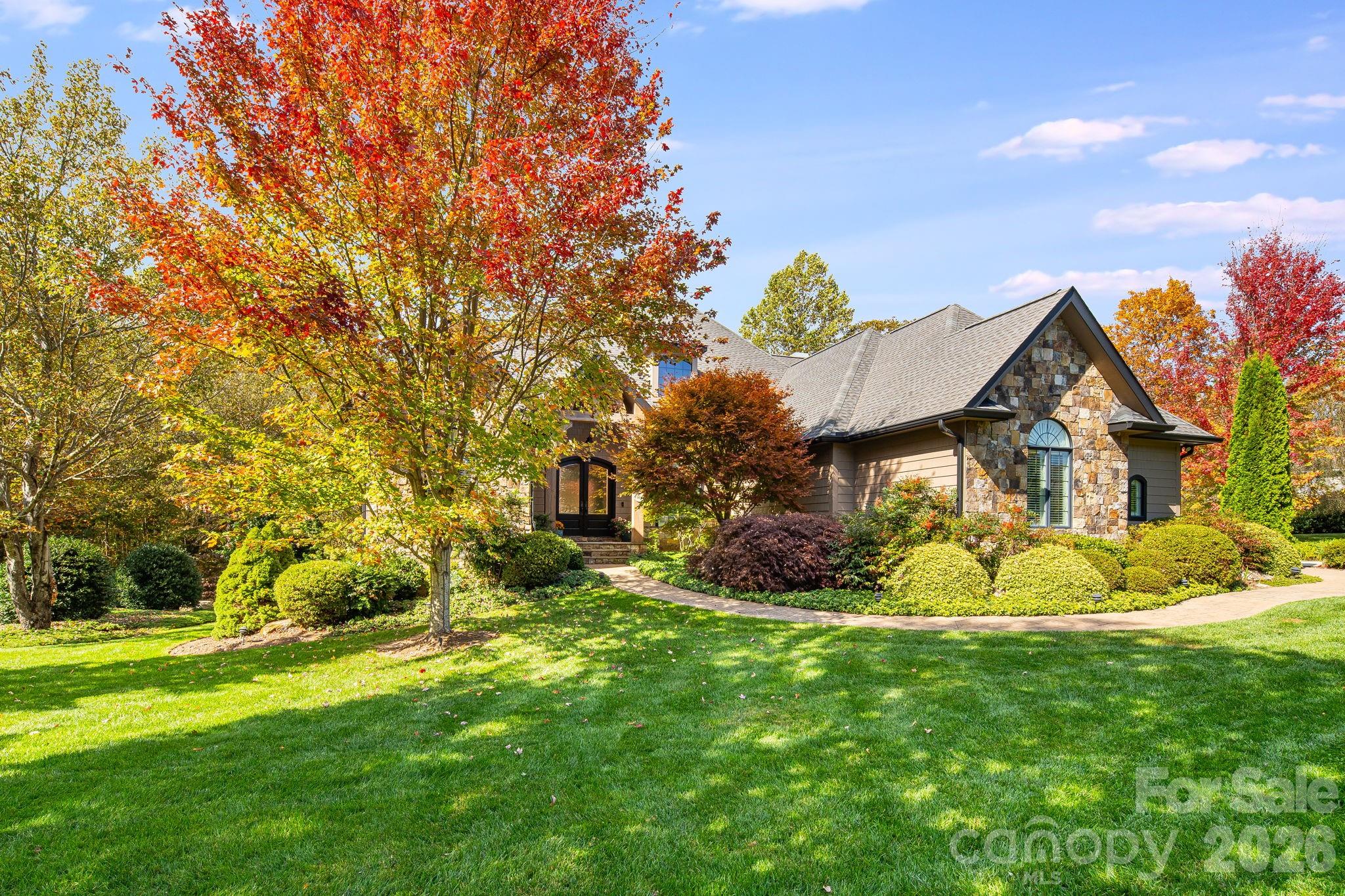 122 Founders Drive — Flat Rock