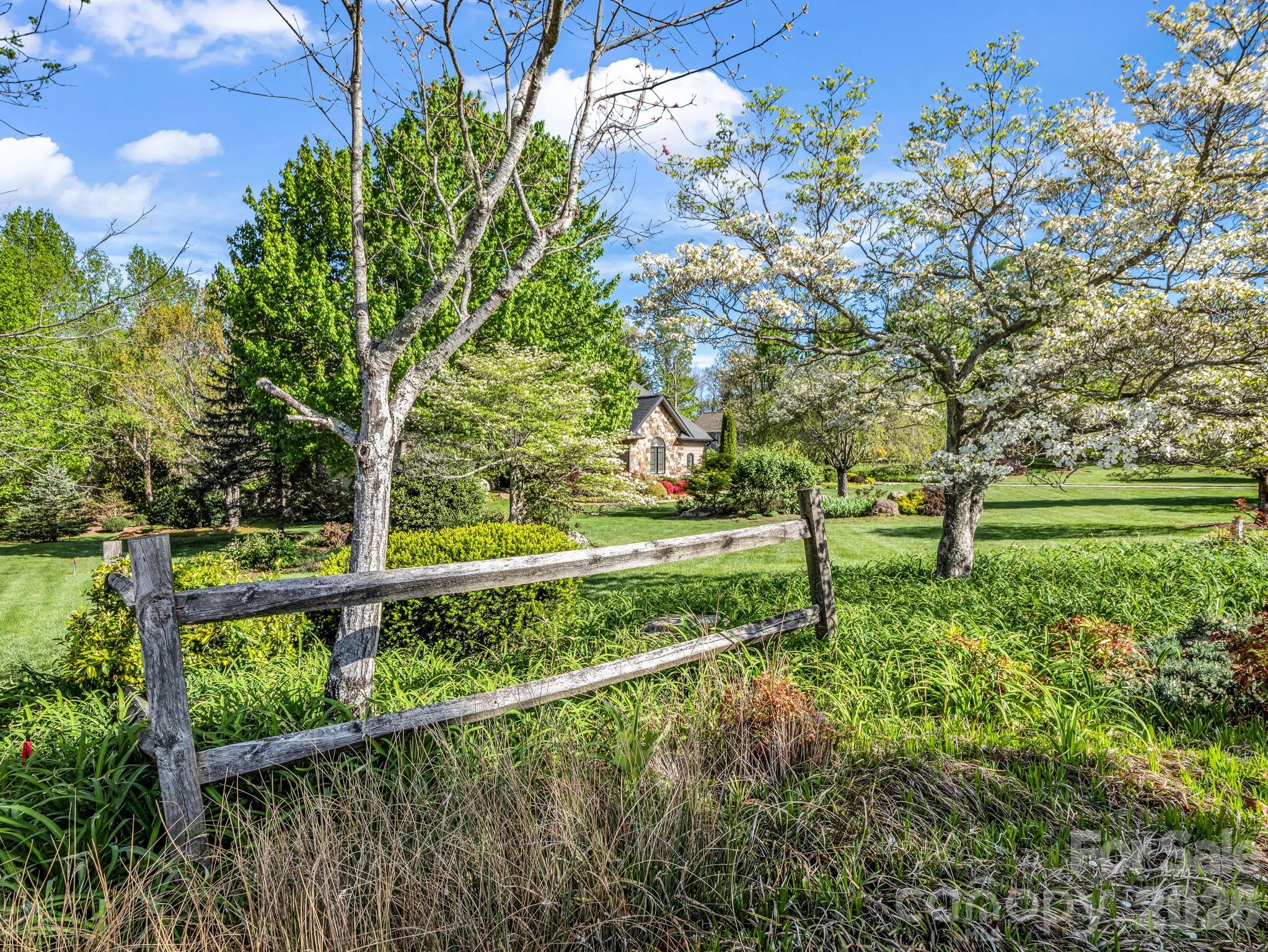 122 Founders Drive — Flat Rock