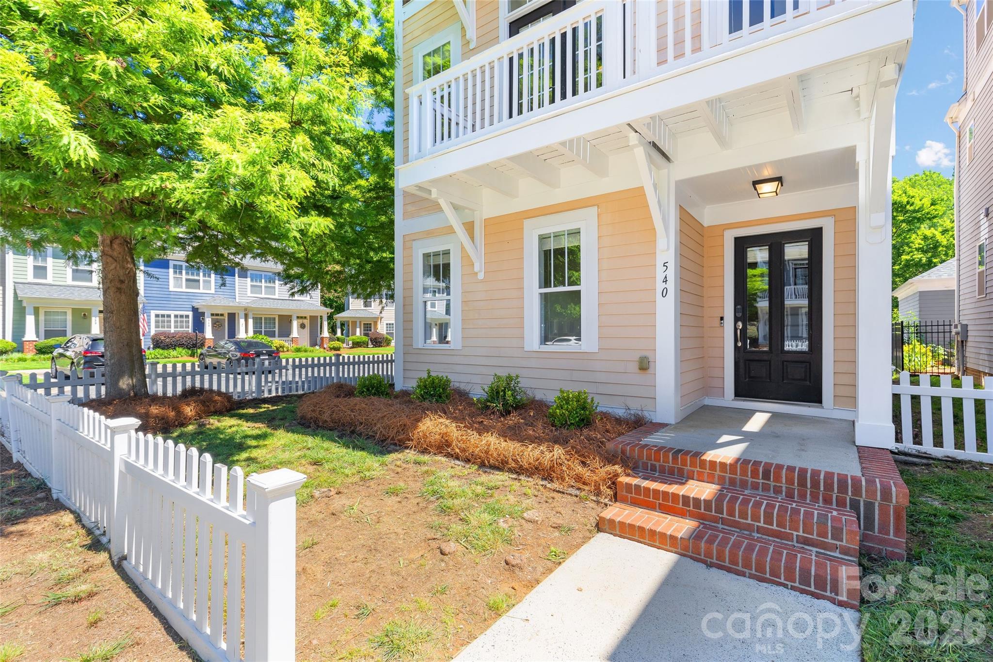 540 Dubois Court — Charlotte