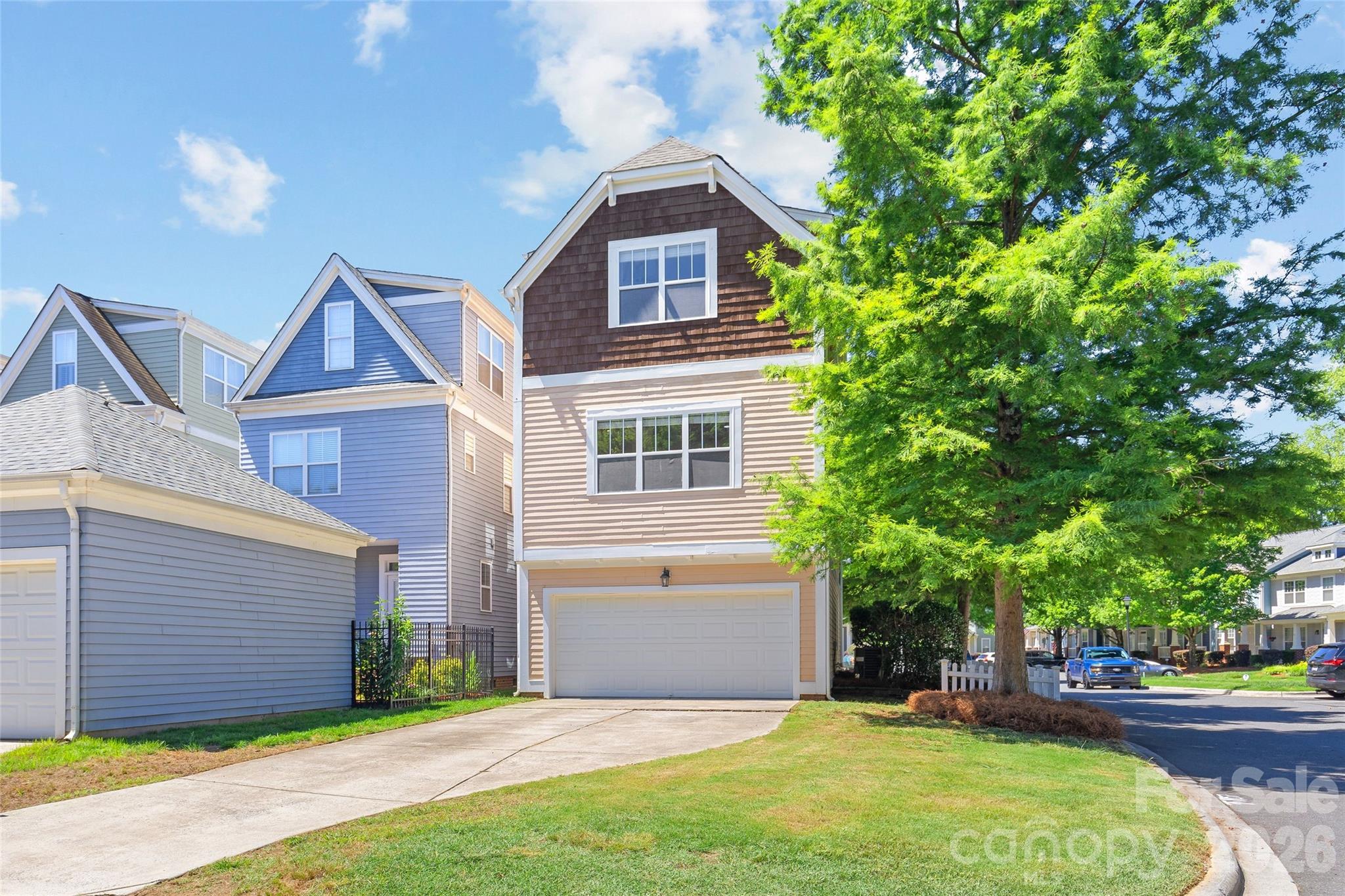 540 Dubois Court — Charlotte