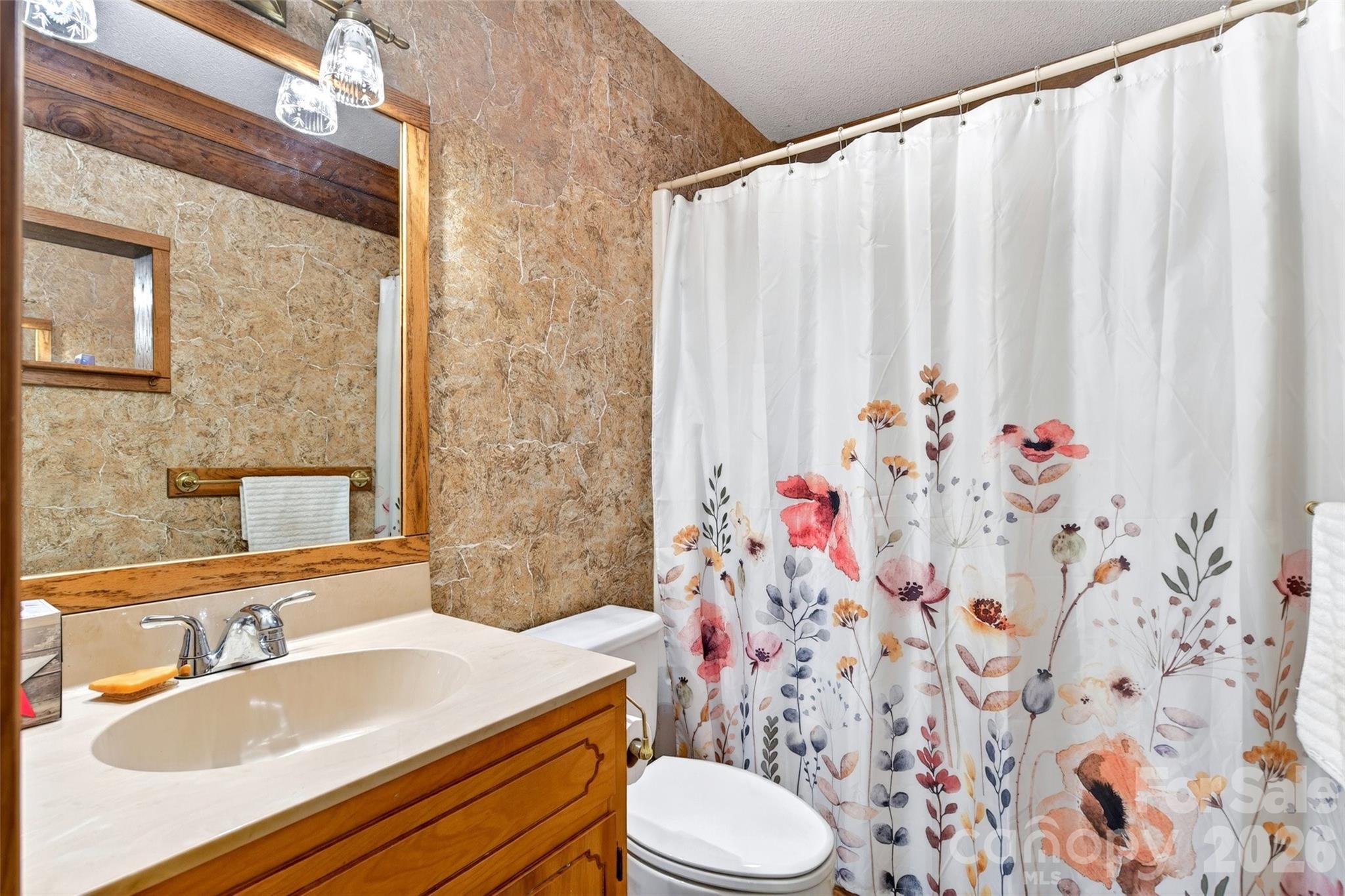 221 Hammer Hollow Drive — Marion
