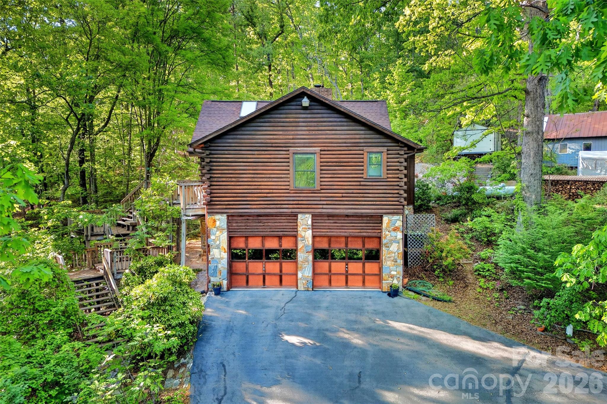 221 Hammer Hollow Drive — Marion