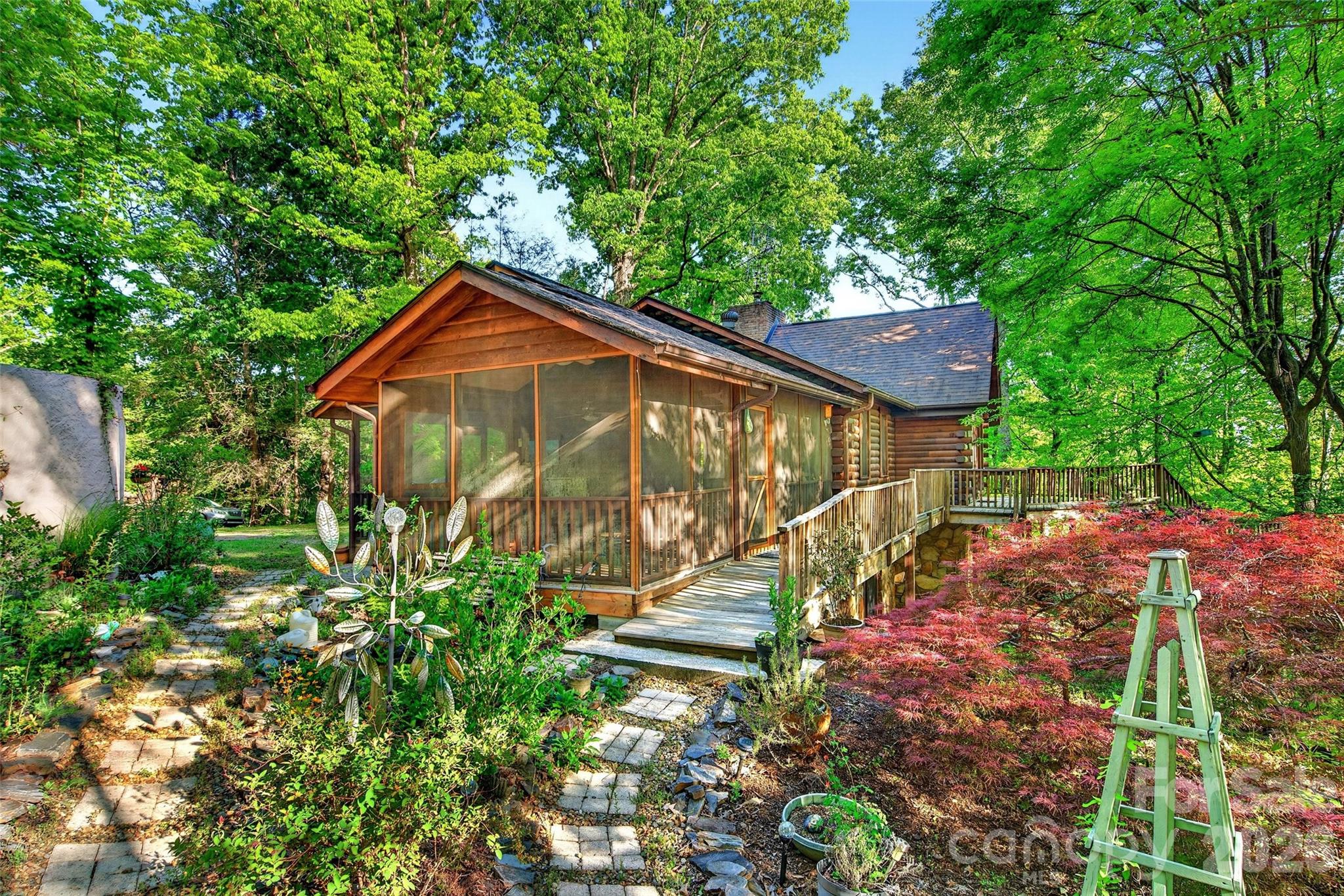 221 Hammer Hollow Drive — Marion