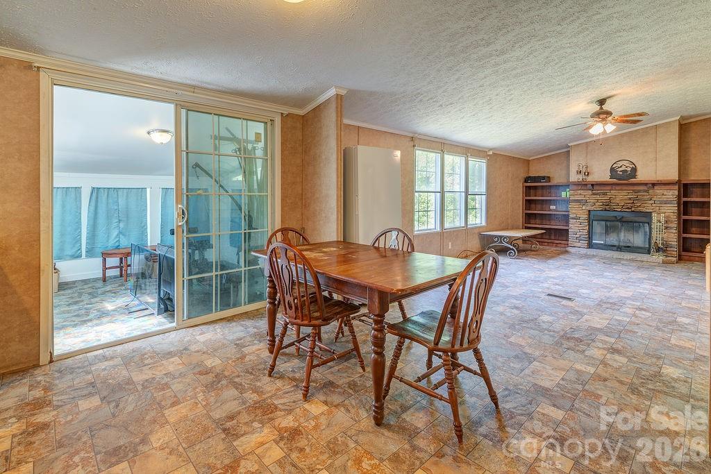 248 Blackberry Inn Road — Weaverville