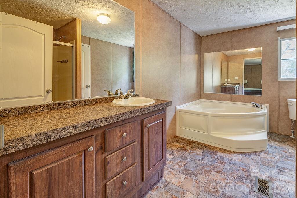 248 Blackberry Inn Road — Weaverville