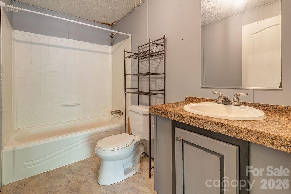 248 Blackberry Inn Road — Weaverville