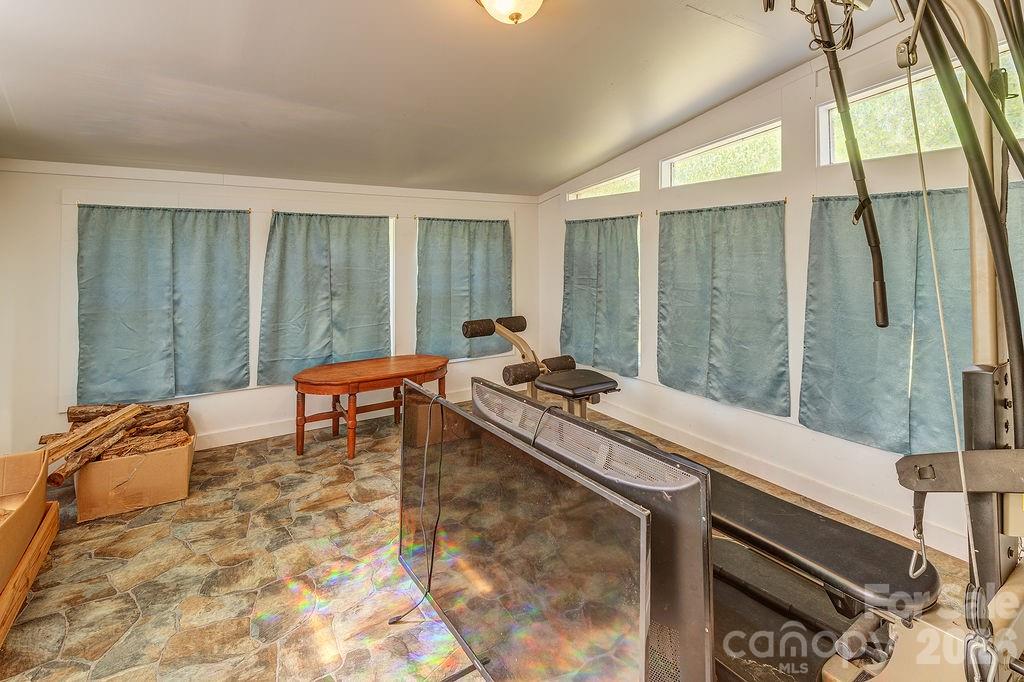 248 Blackberry Inn Road — Weaverville