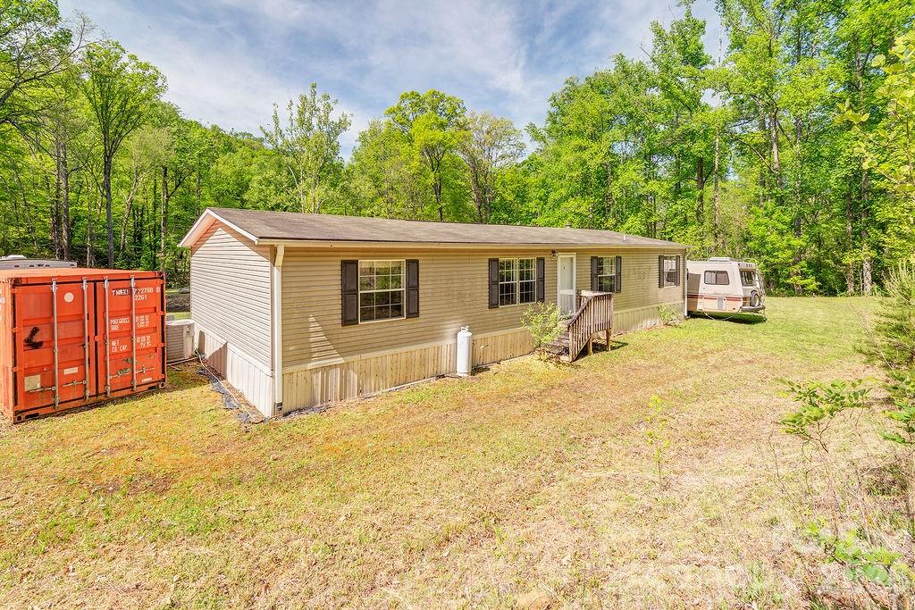 248 Blackberry Inn Road — Weaverville