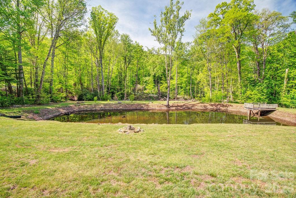 248 Blackberry Inn Road — Weaverville