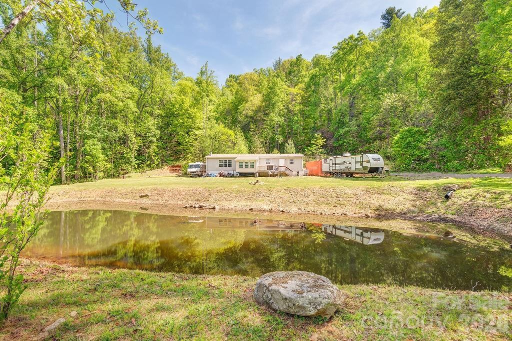 248 Blackberry Inn Road — Weaverville