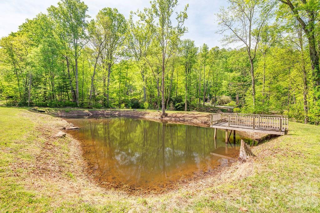 248 Blackberry Inn Road — Weaverville